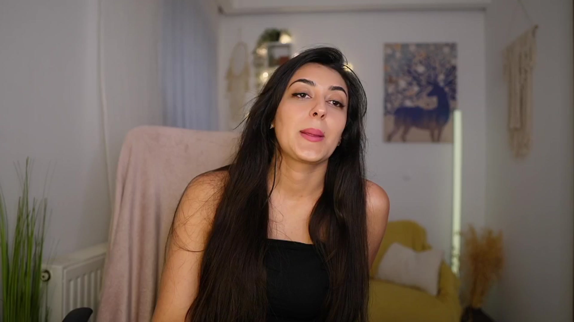 Gallery image thumbnail from Frida_Sante18's myfreecams stream on, 06/06/2024, 18:03 image 19 of 20