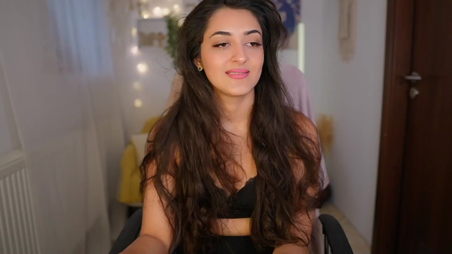 Gallery image thumbnail from Frida_Sante18's myfreecams stream on, 06/11/2024, 15:27 image 5 of 20