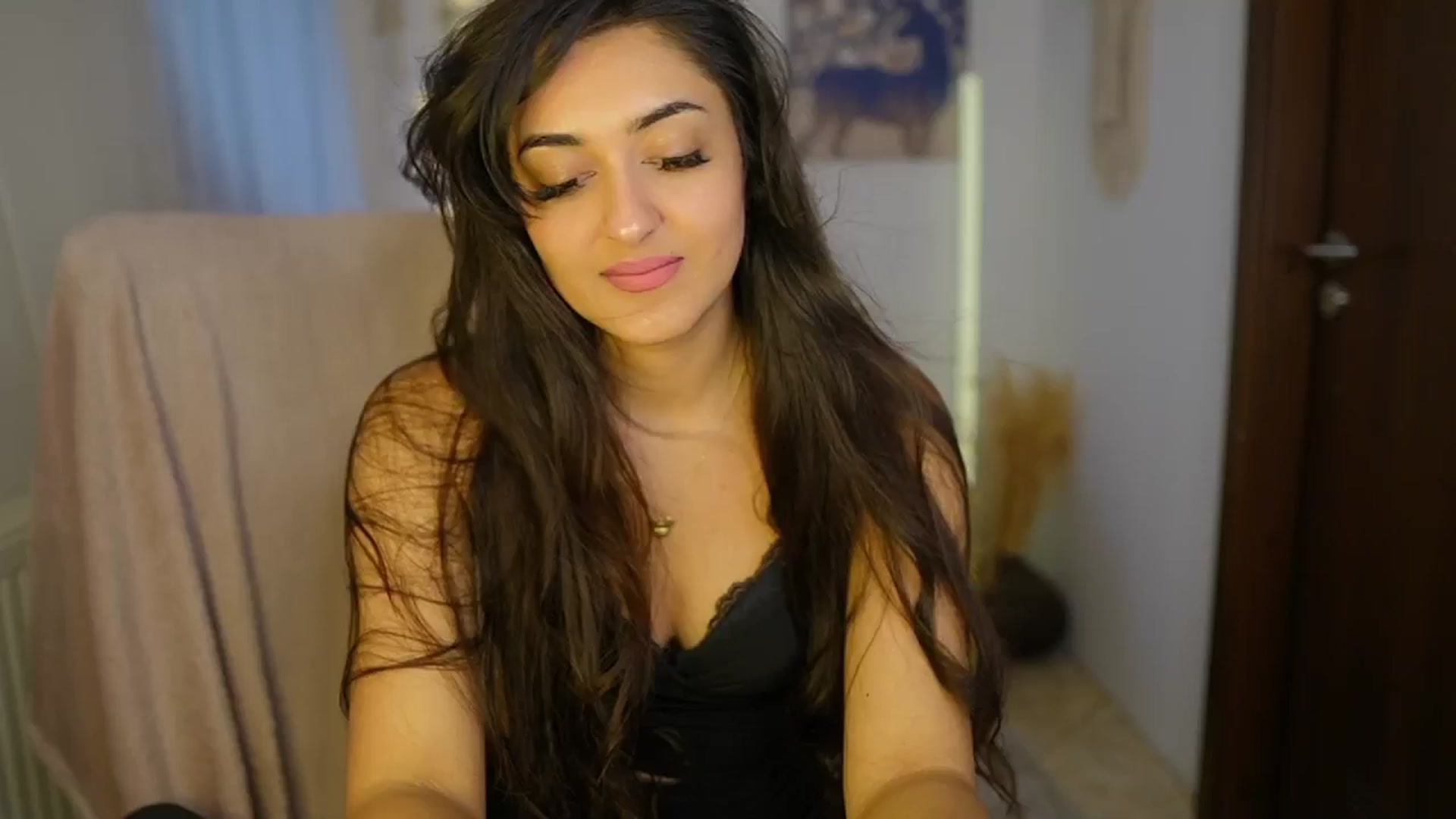 Gallery image thumbnail from Frida_Sante18's myfreecams stream on, 06/11/2024, 16:27 image 7 of 20