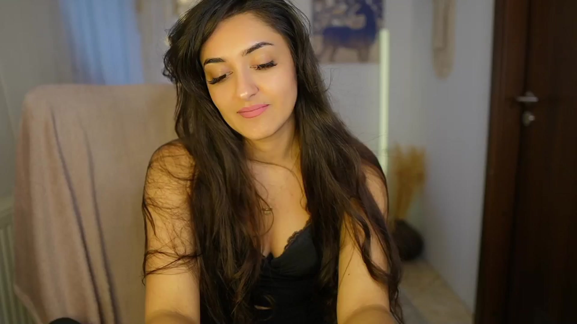 Gallery image thumbnail from Frida_Sante18's myfreecams stream on, 06/11/2024, 16:27 image 8 of 20