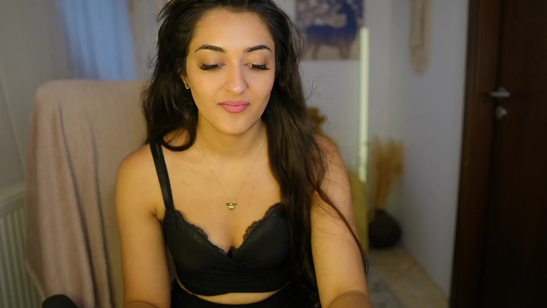 Gallery image thumbnail from Frida_Sante18's myfreecams stream on, 06/11/2024, 16:27 image 14 of 20