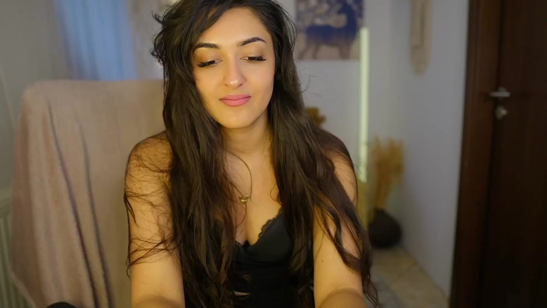 Gallery image thumbnail from Frida_Sante18's myfreecams stream on, 06/11/2024, 16:27 image 9 of 20
