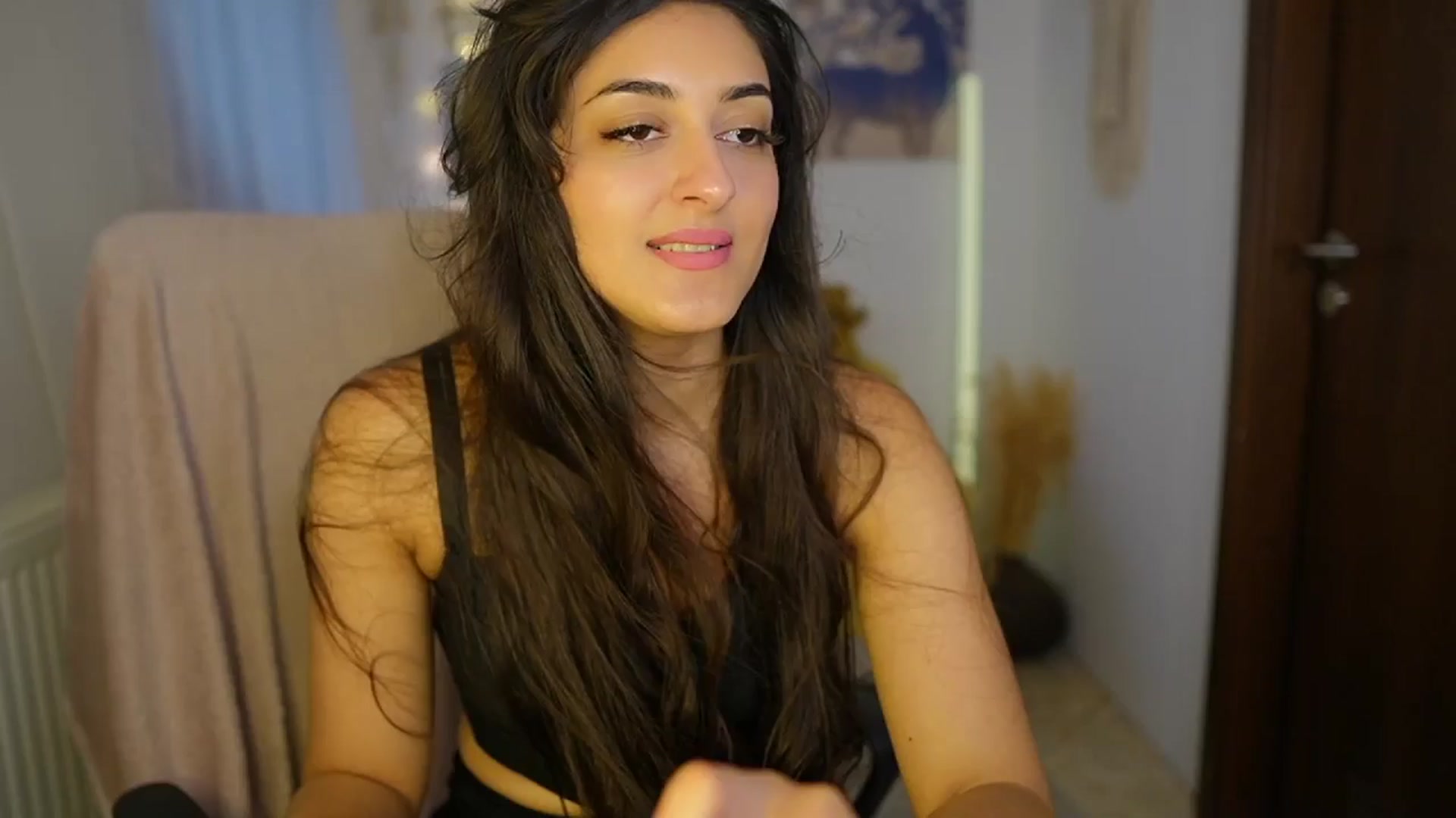 Gallery image thumbnail from Frida_Sante18's myfreecams stream on, 06/11/2024, 16:27 image 12 of 20