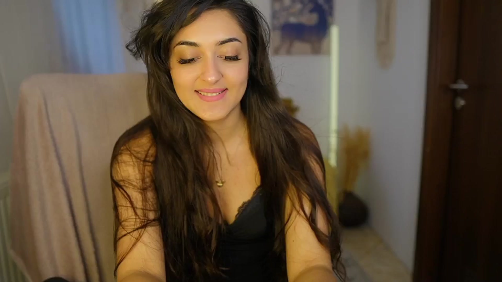 Gallery image thumbnail from Frida_Sante18's myfreecams stream on, 06/11/2024, 16:27 image 6 of 20
