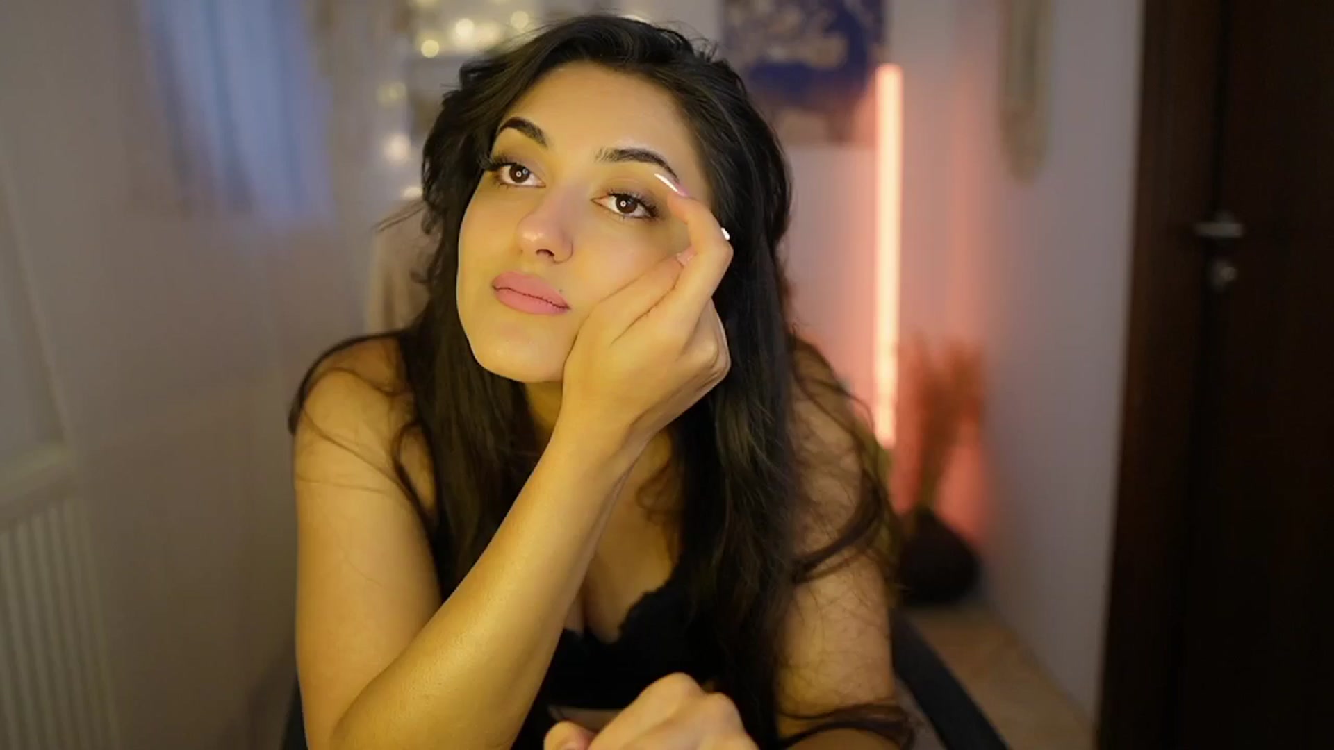 Gallery image thumbnail from Frida_Sante18's myfreecams stream on, 06/11/2024, 17:04 image 13 of 20