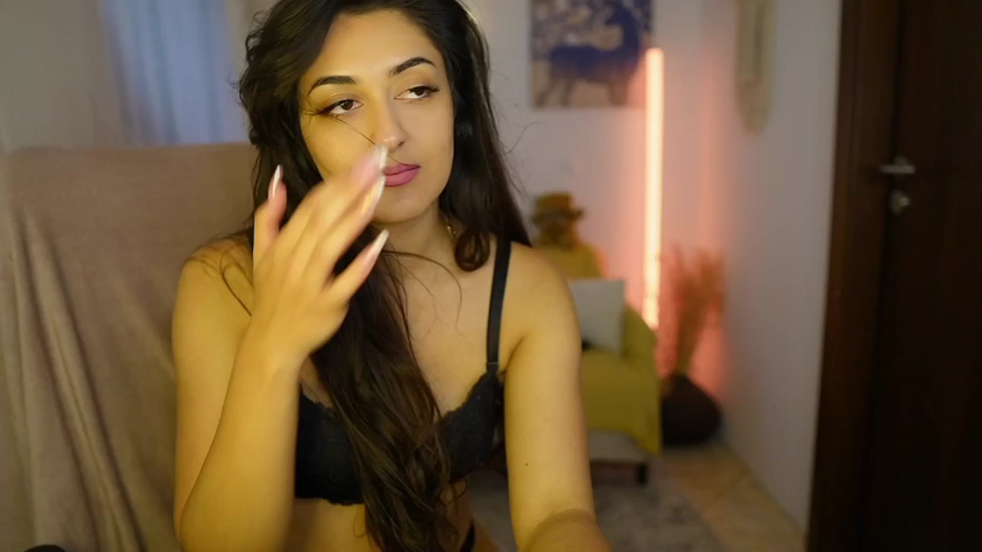Gallery image thumbnail from Frida_Sante18's myfreecams stream on, 06/11/2024, 17:04 image 19 of 20