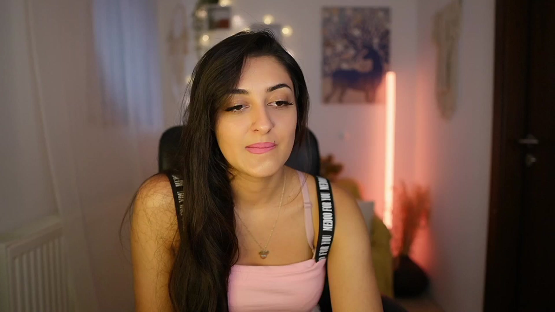 Gallery image thumbnail from Frida_Sante18's myfreecams stream on, 06/12/2024, 14:42 image 3 of 20