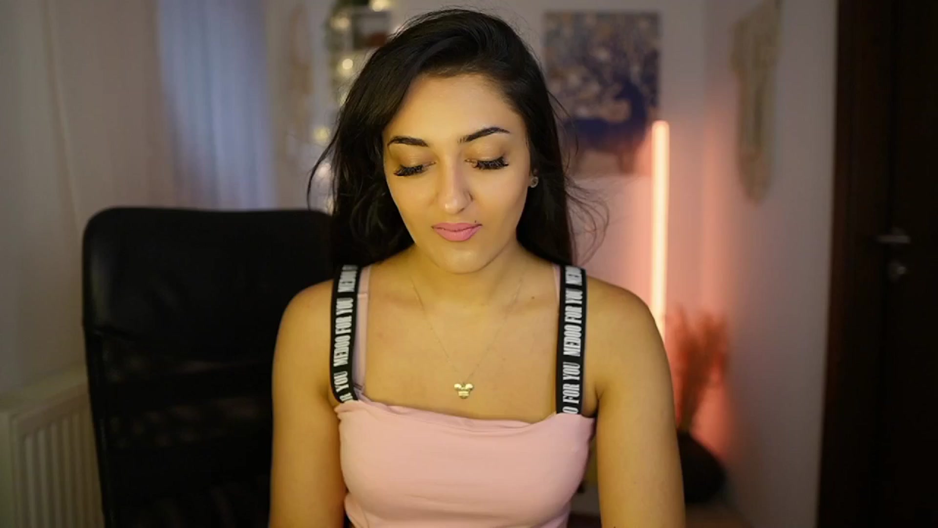 Gallery image thumbnail from Frida_Sante18's myfreecams stream on, 06/12/2024, 14:42 image 19 of 20