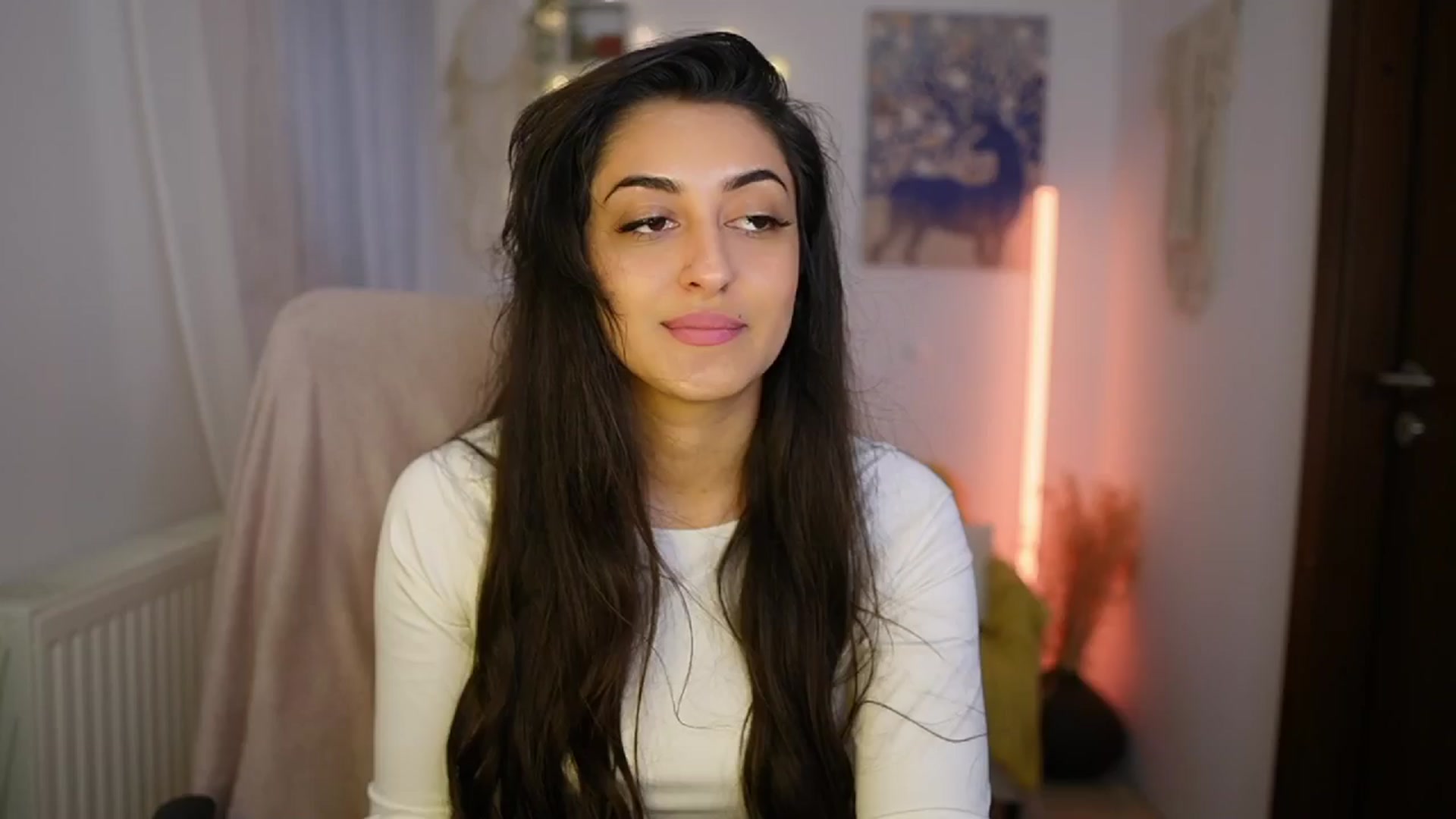 Gallery image thumbnail from Frida_Sante18's myfreecams stream on, 06/13/2024, 14:17 image 14 of 20