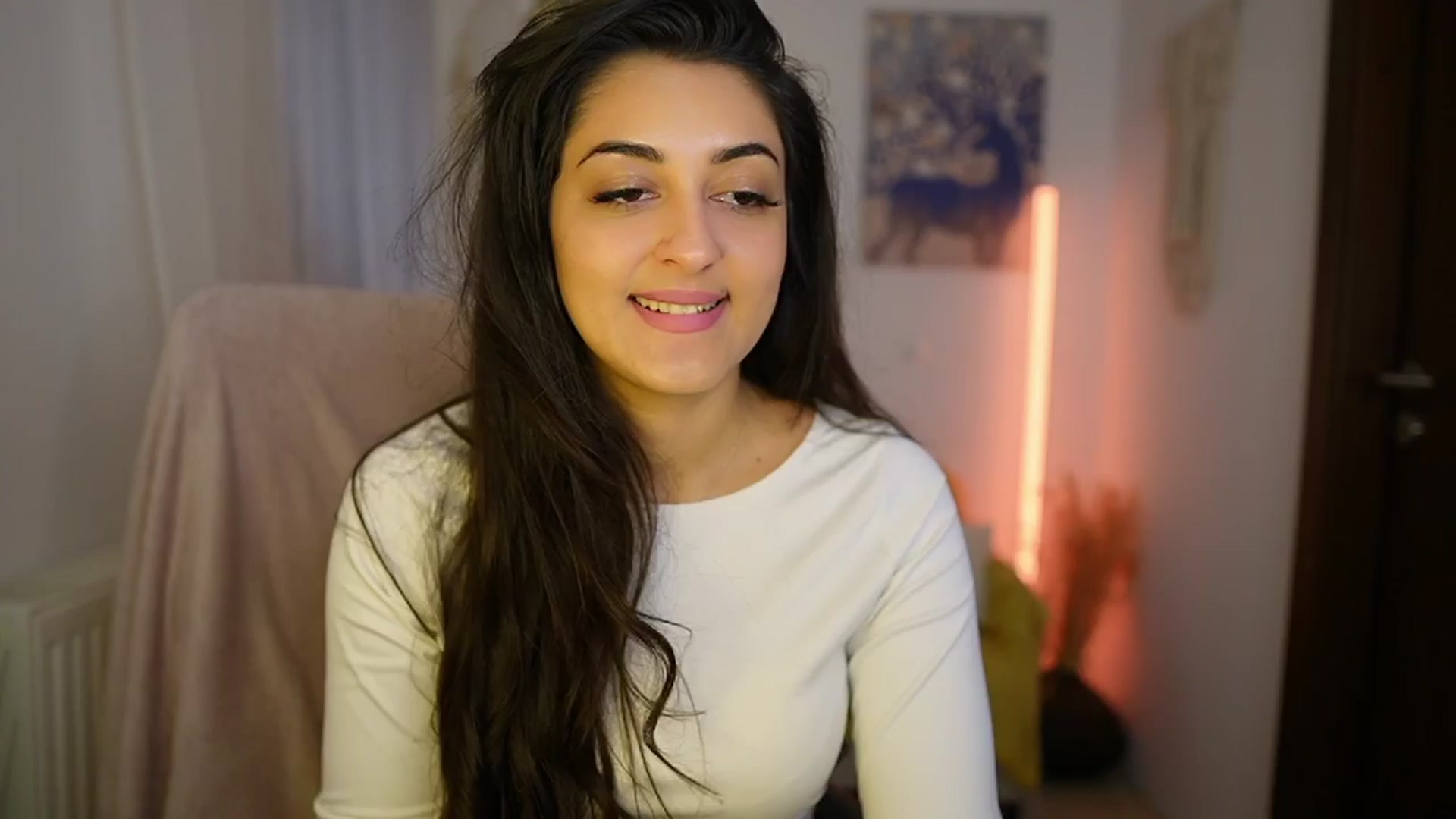 Gallery image thumbnail from Frida_Sante18's myfreecams stream on, 06/13/2024, 14:17 image 7 of 20