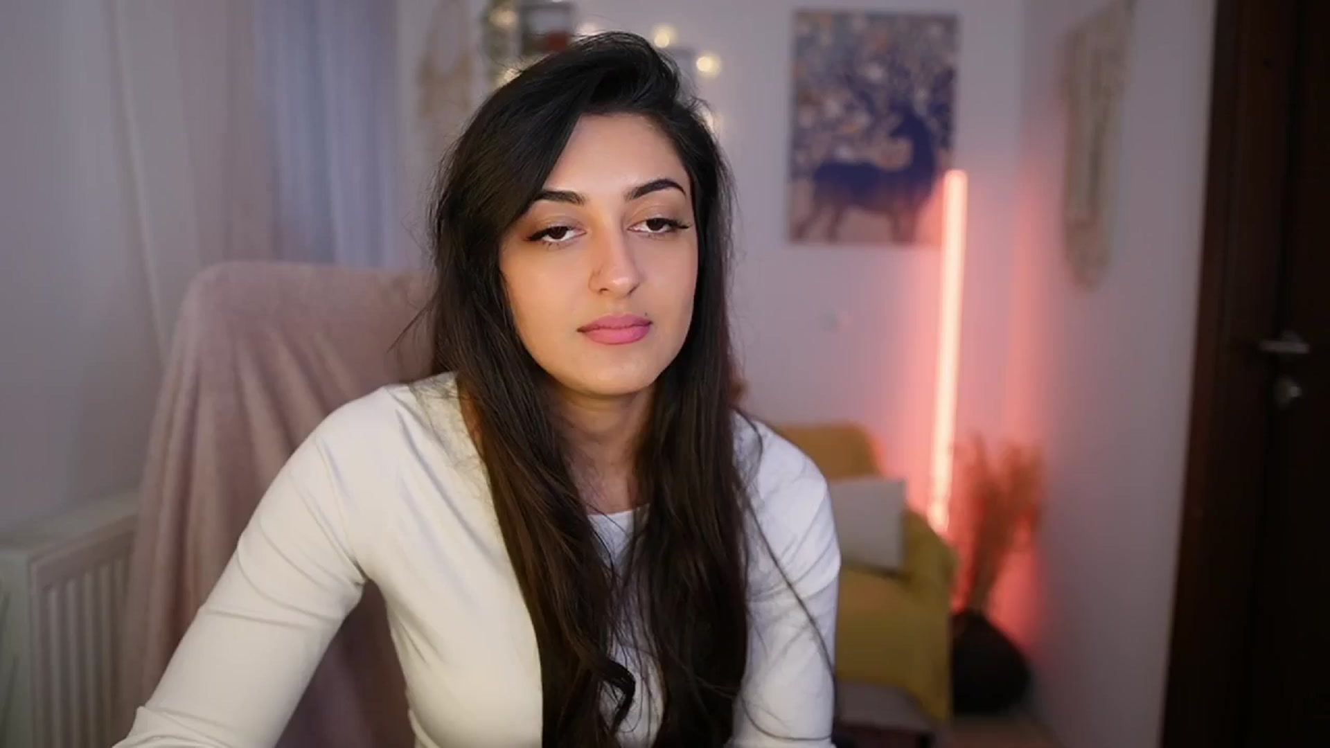Gallery image thumbnail from Frida_Sante18's myfreecams stream on, 06/13/2024, 15:25 image 15 of 20