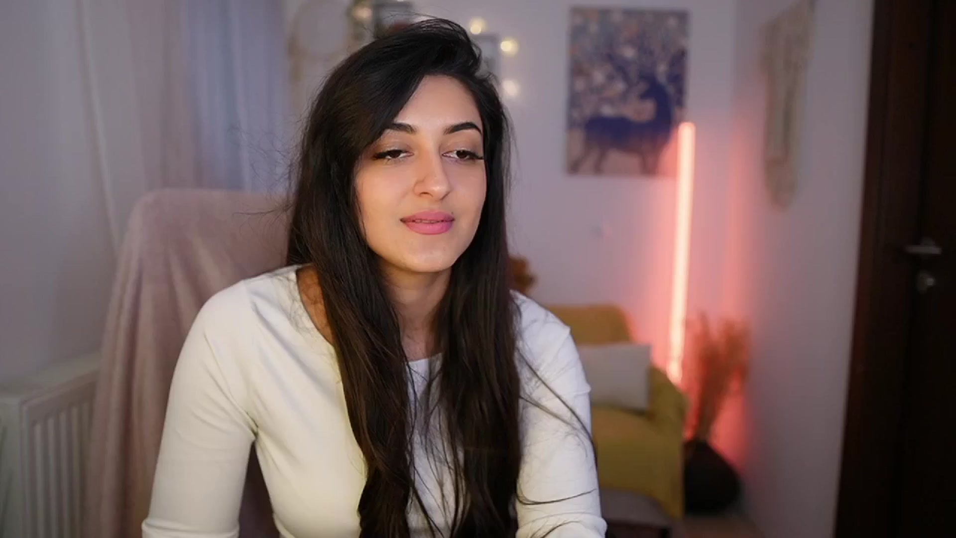 Gallery image thumbnail from Frida_Sante18's myfreecams stream on, 06/13/2024, 15:25 image 12 of 20