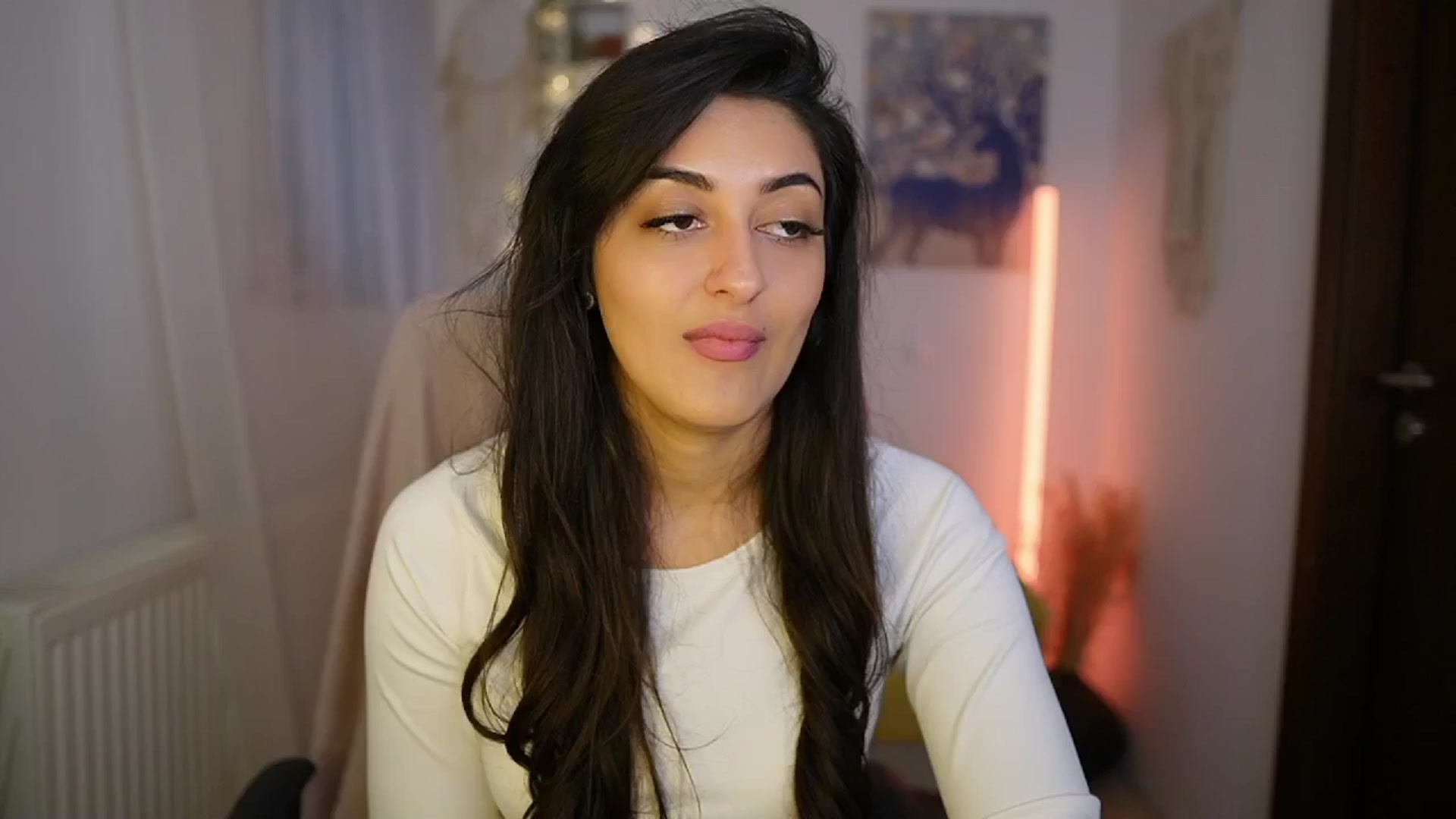 Gallery image thumbnail from Frida_Sante18's myfreecams stream on, 06/13/2024, 15:25 image 6 of 20
