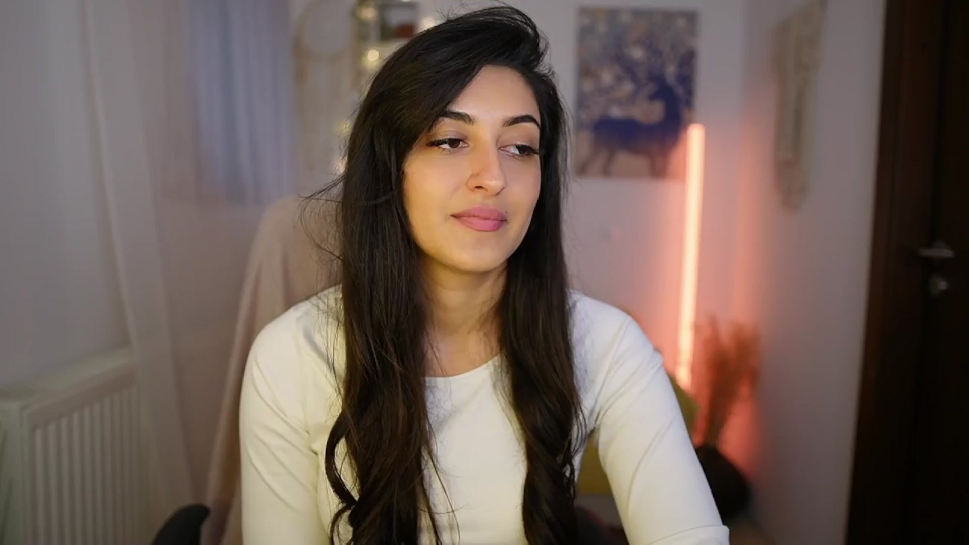 Gallery image thumbnail from Frida_Sante18's myfreecams stream on, 06/13/2024, 15:25 image 7 of 20