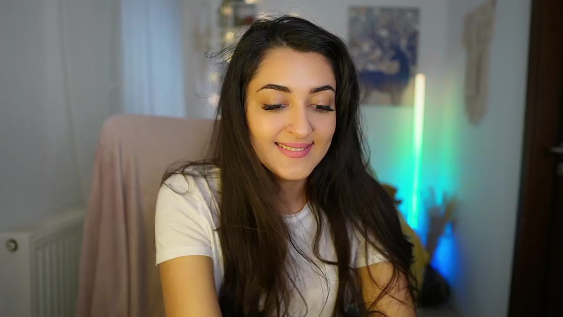 Gallery image thumbnail from Frida_Sante18's myfreecams stream on, 06/14/2024, 15:41 image 13 of 20