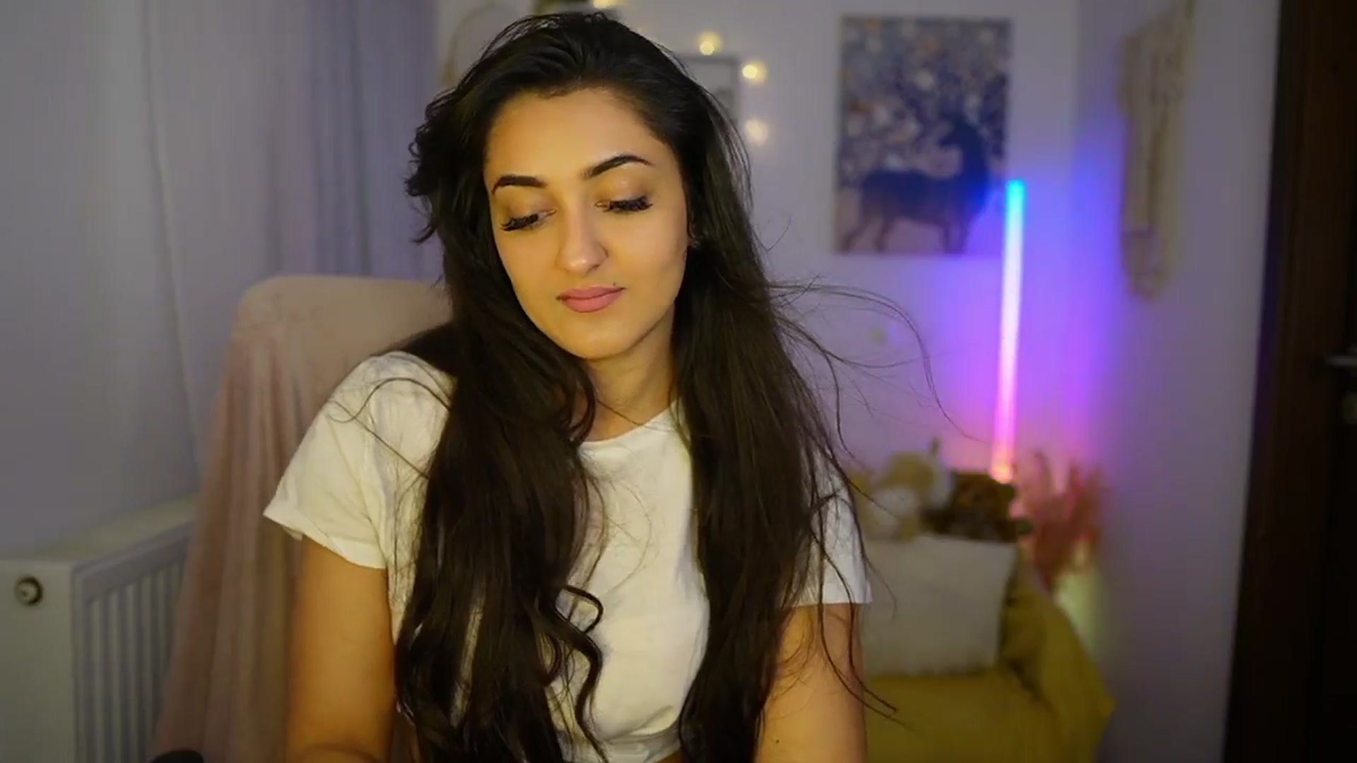 Gallery image thumbnail from Frida_Sante18's myfreecams stream on, 06/14/2024, 18:13 image 10 of 20