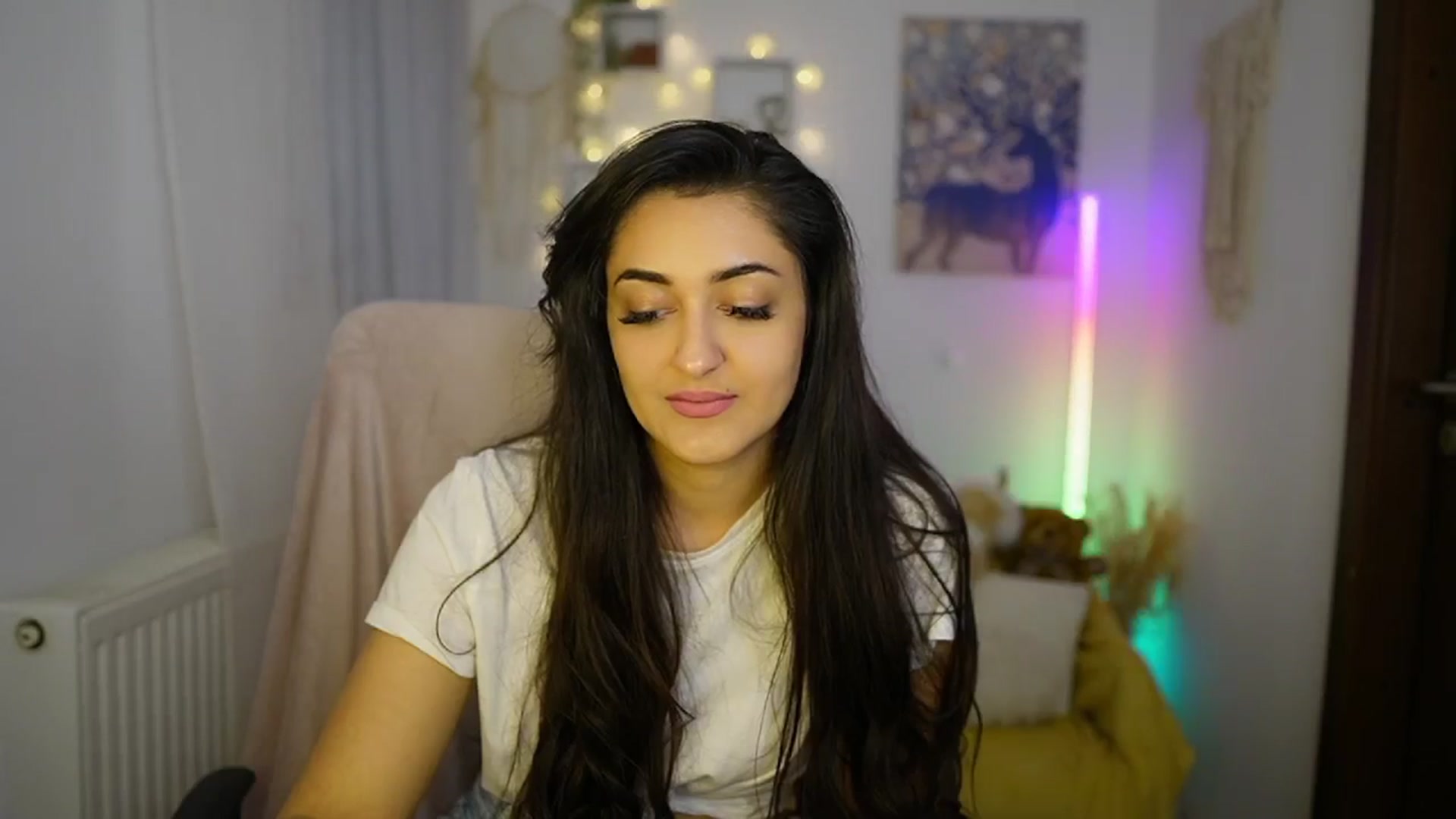Gallery image thumbnail from Frida_Sante18's myfreecams stream on, 06/14/2024, 18:13 image 19 of 20