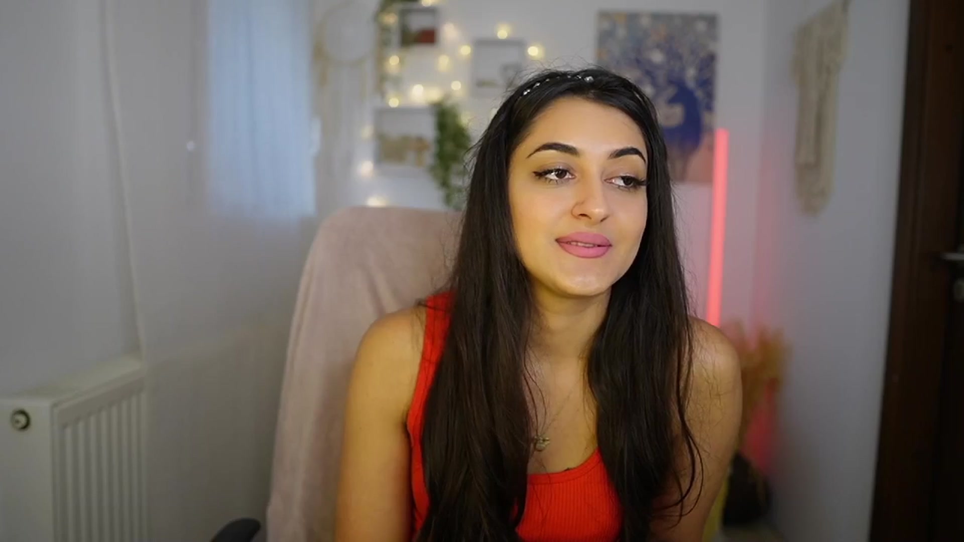 Gallery image thumbnail from Frida_Sante18's myfreecams stream on, 06/15/2024, 15:03 image 13 of 20