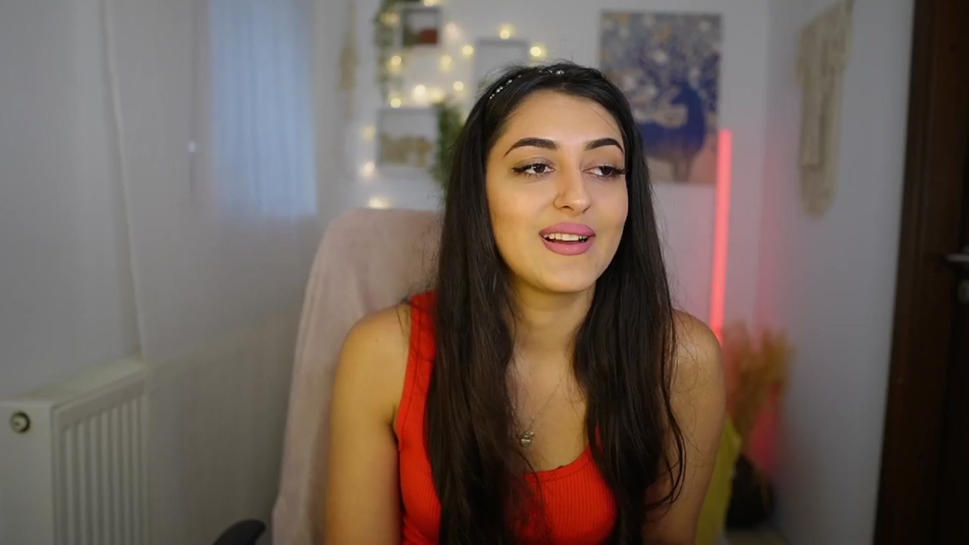 Gallery image thumbnail from Frida_Sante18's myfreecams stream on, 06/15/2024, 15:03 image 7 of 20