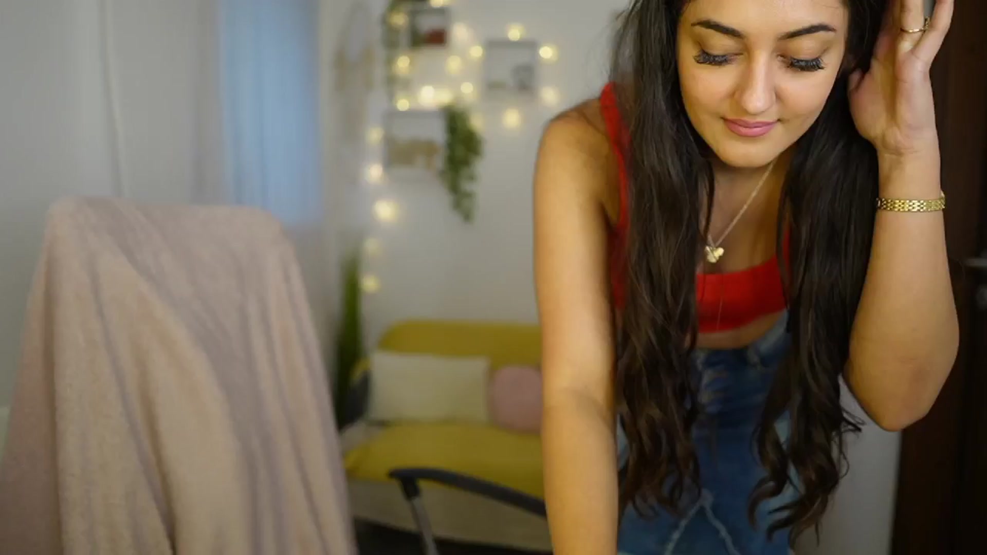 Gallery image thumbnail from Frida_Sante18's myfreecams stream on, 06/15/2024, 16:14 image 16 of 20