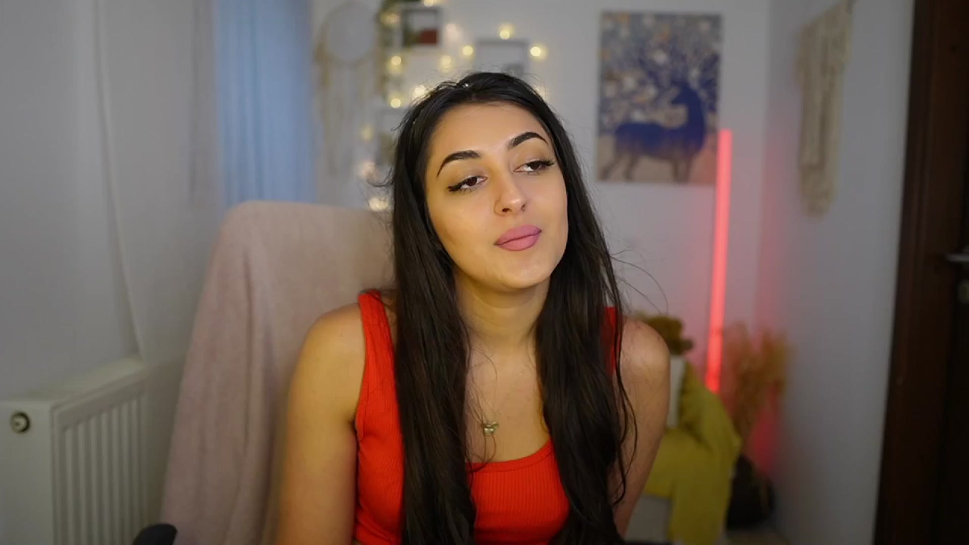 Gallery image thumbnail from Frida_Sante18's myfreecams stream on, 06/15/2024, 16:14 image 13 of 20