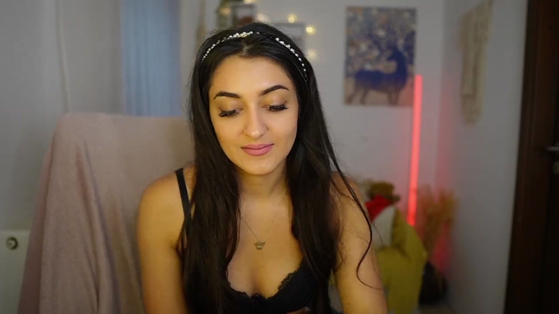 Gallery image thumbnail from Frida_Sante18's myfreecams stream on, 06/15/2024, 17:30 image 11 of 20