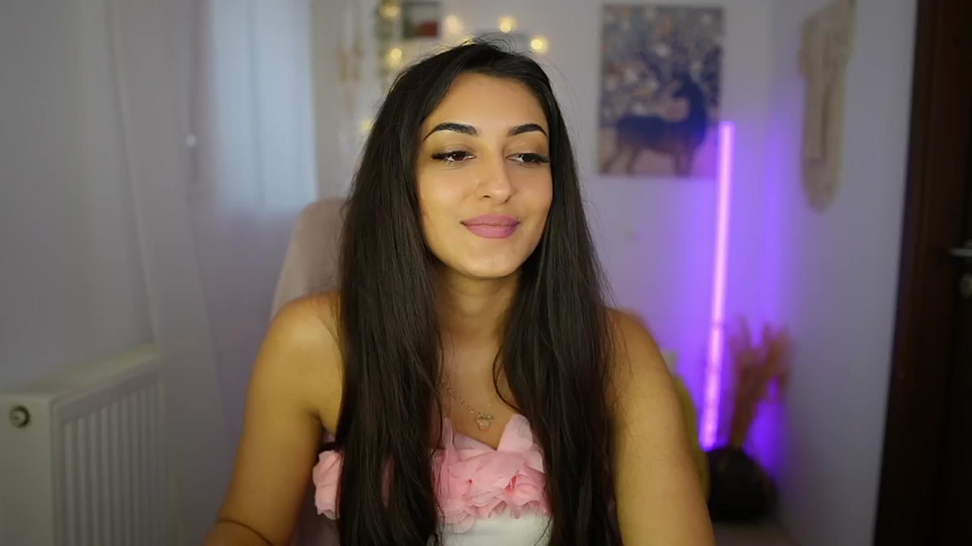 Gallery image thumbnail from Frida_Sante18's myfreecams stream on, 06/18/2024, 15:11 image 8 of 20