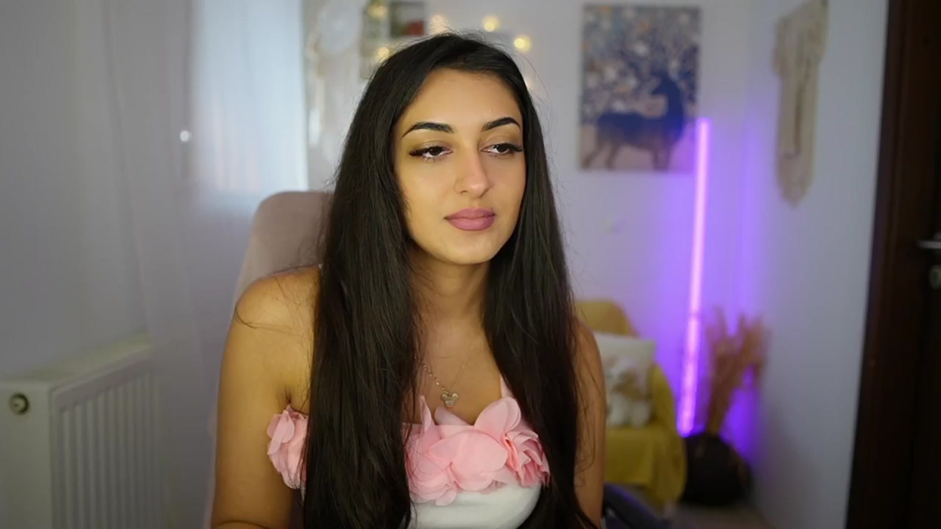 Gallery image thumbnail from Frida_Sante18's myfreecams stream on, 06/18/2024, 15:11 image 15 of 20