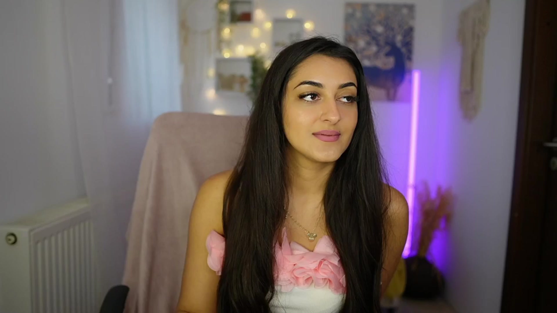 Gallery image thumbnail from Frida_Sante18's myfreecams stream on, 06/18/2024, 15:11 image 6 of 20