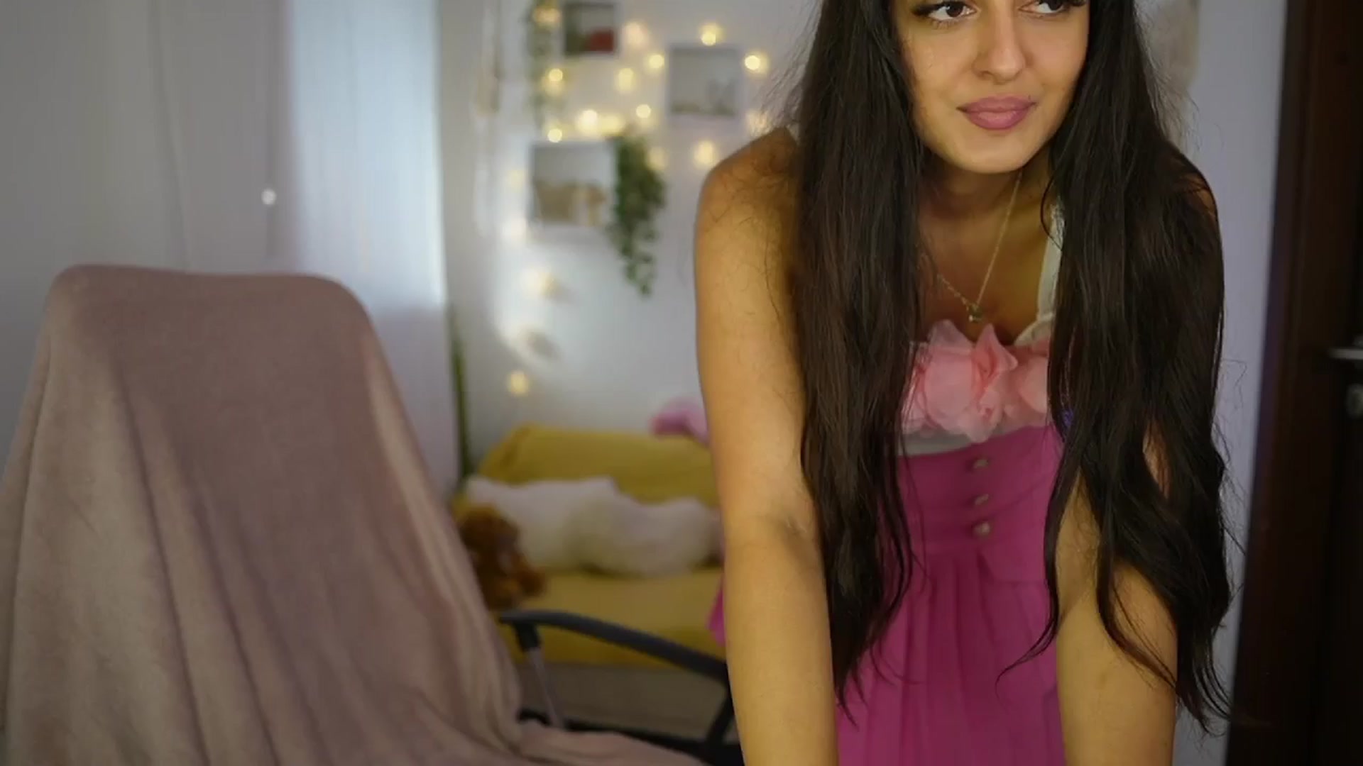 Gallery image thumbnail from Frida_Sante18's myfreecams stream on, 06/18/2024, 15:11 image 19 of 20