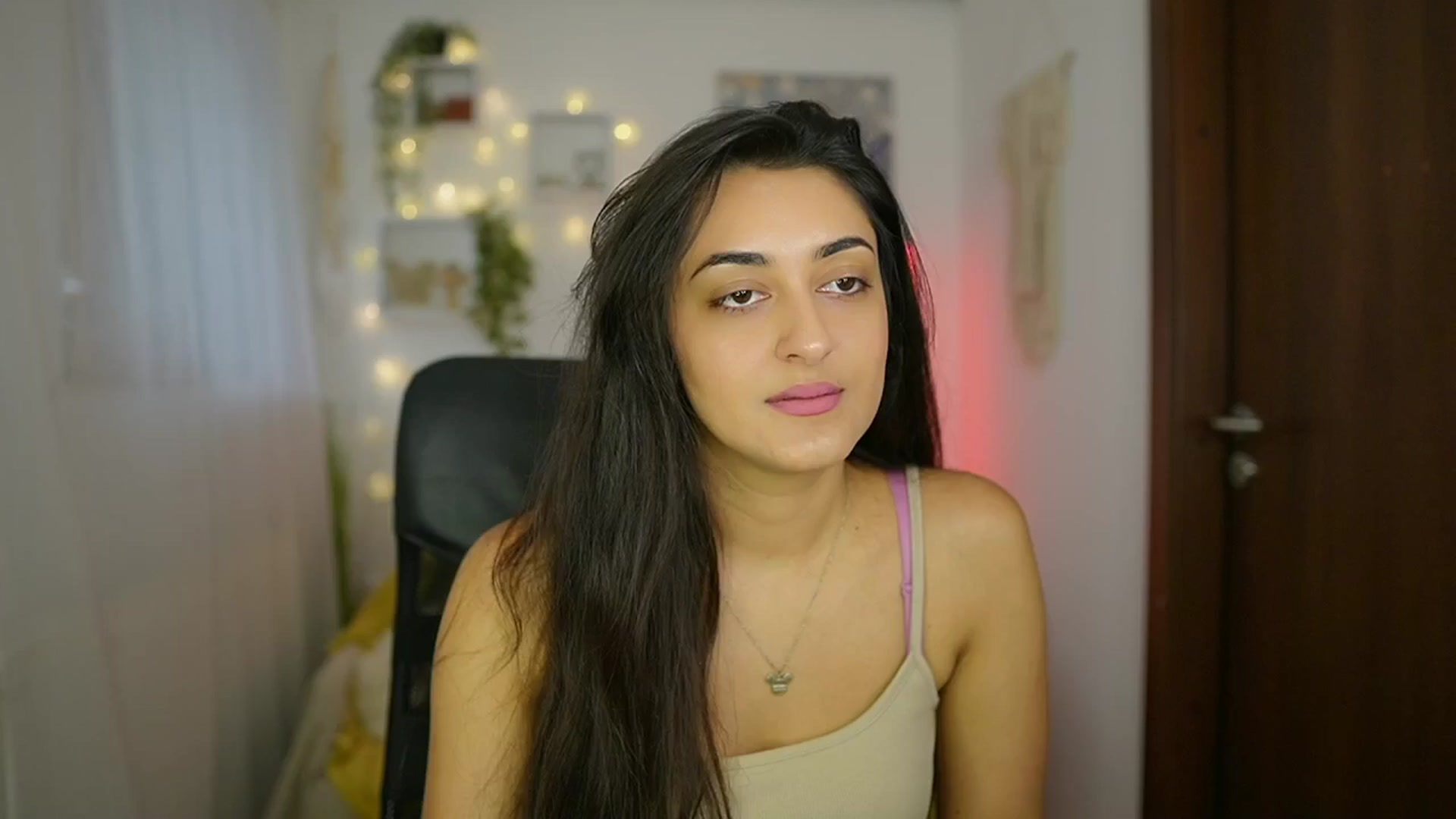 Gallery image thumbnail from Frida_Sante18's myfreecams stream on, 06/21/2024, 14:34 image 12 of 20