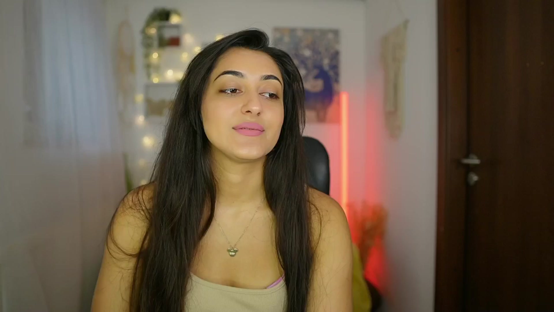 Gallery image thumbnail from Frida_Sante18's myfreecams stream on, 06/21/2024, 14:34 image 3 of 20