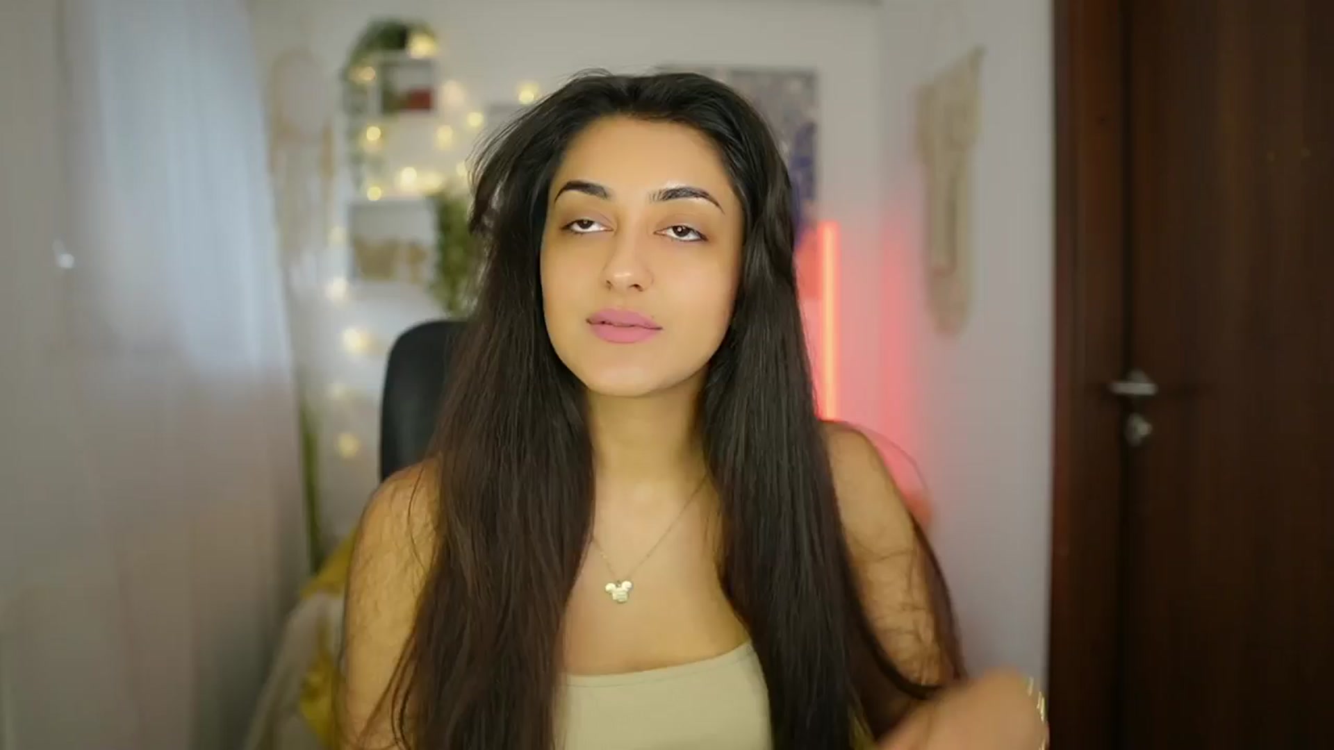 Gallery image thumbnail from Frida_Sante18's myfreecams stream on, 06/21/2024, 15:25 image 1 of 20