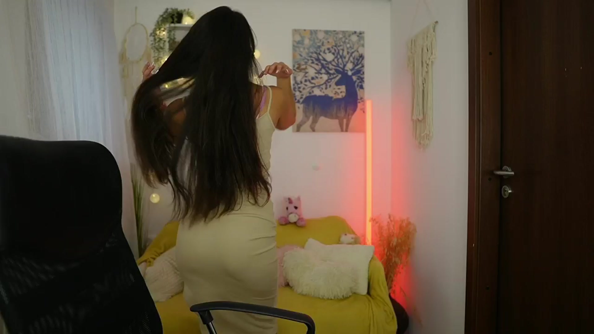 Gallery image thumbnail from Frida_Sante18's myfreecams stream on, 06/21/2024, 16:05 image 20 of 20