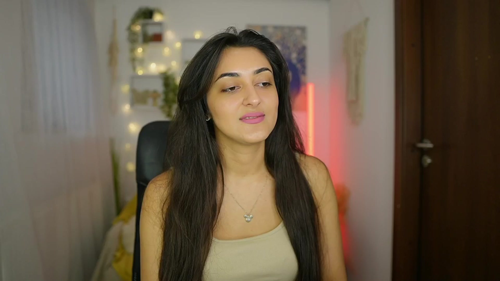 Gallery image thumbnail from Frida_Sante18's myfreecams stream on, 06/21/2024, 18:02 image 10 of 20