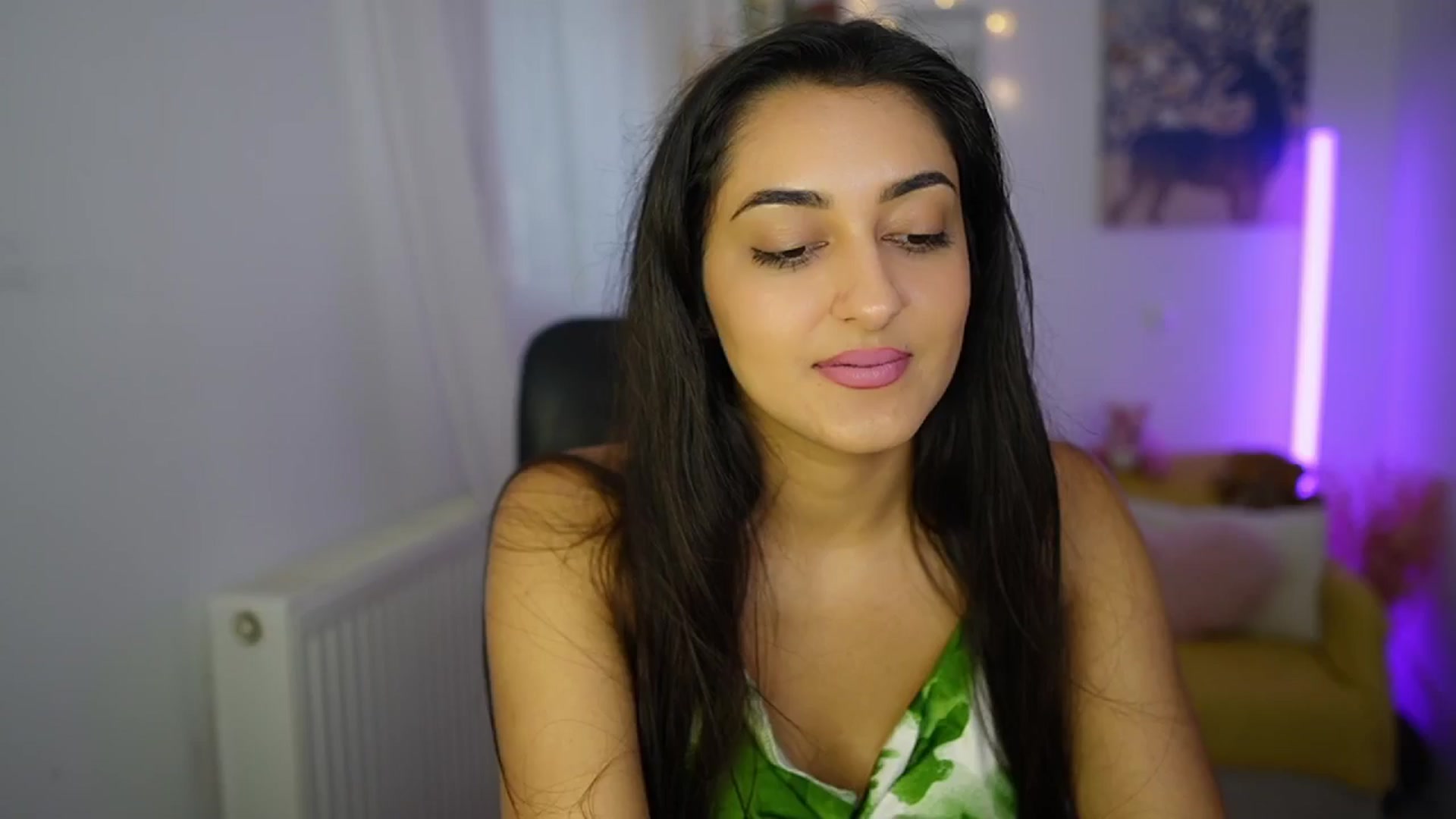 Gallery image thumbnail from Frida_Sante18's myfreecams stream on, 06/25/2024, 14:55 image 1 of 20