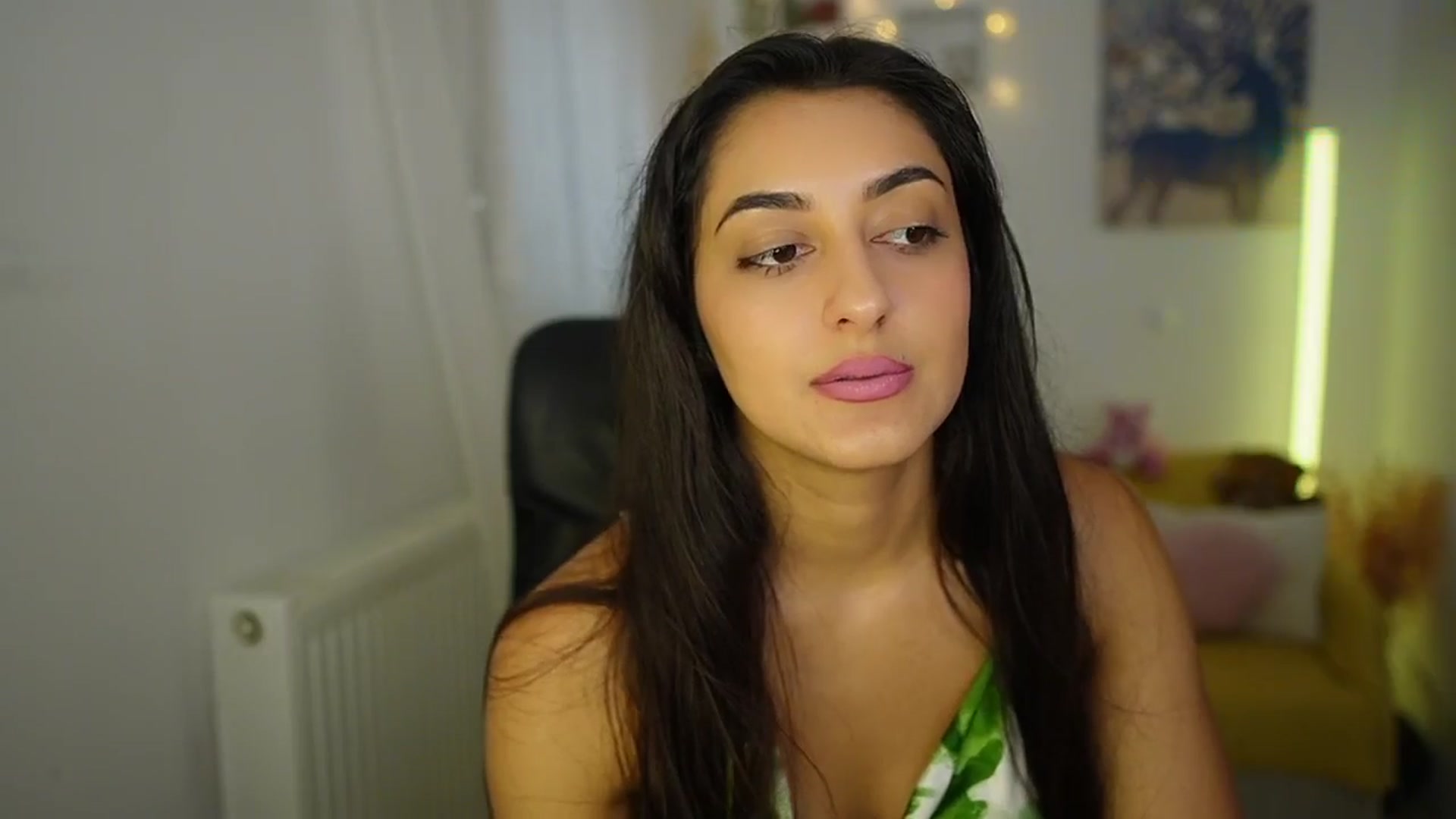 Gallery image thumbnail from Frida_Sante18's myfreecams stream on, 06/25/2024, 14:55 image 2 of 20