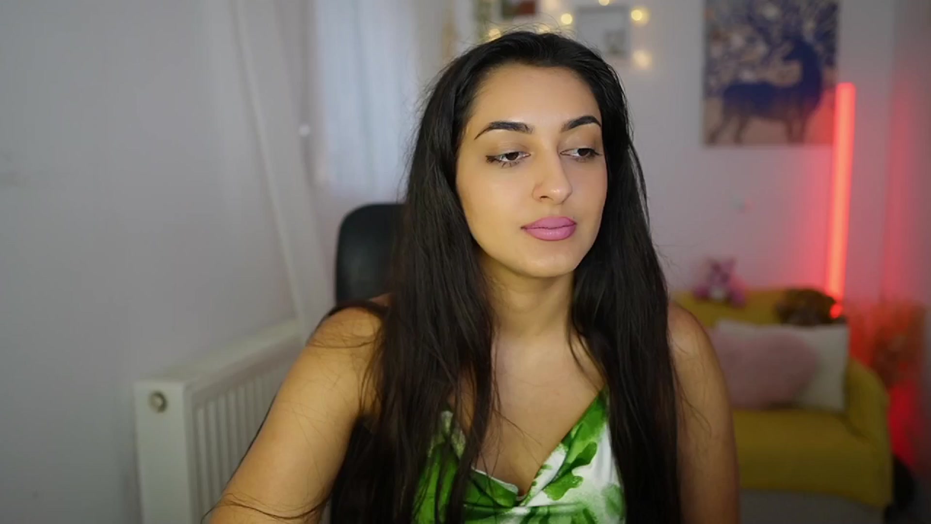 Gallery image thumbnail from Frida_Sante18's myfreecams stream on, 06/25/2024, 14:55 image 3 of 20