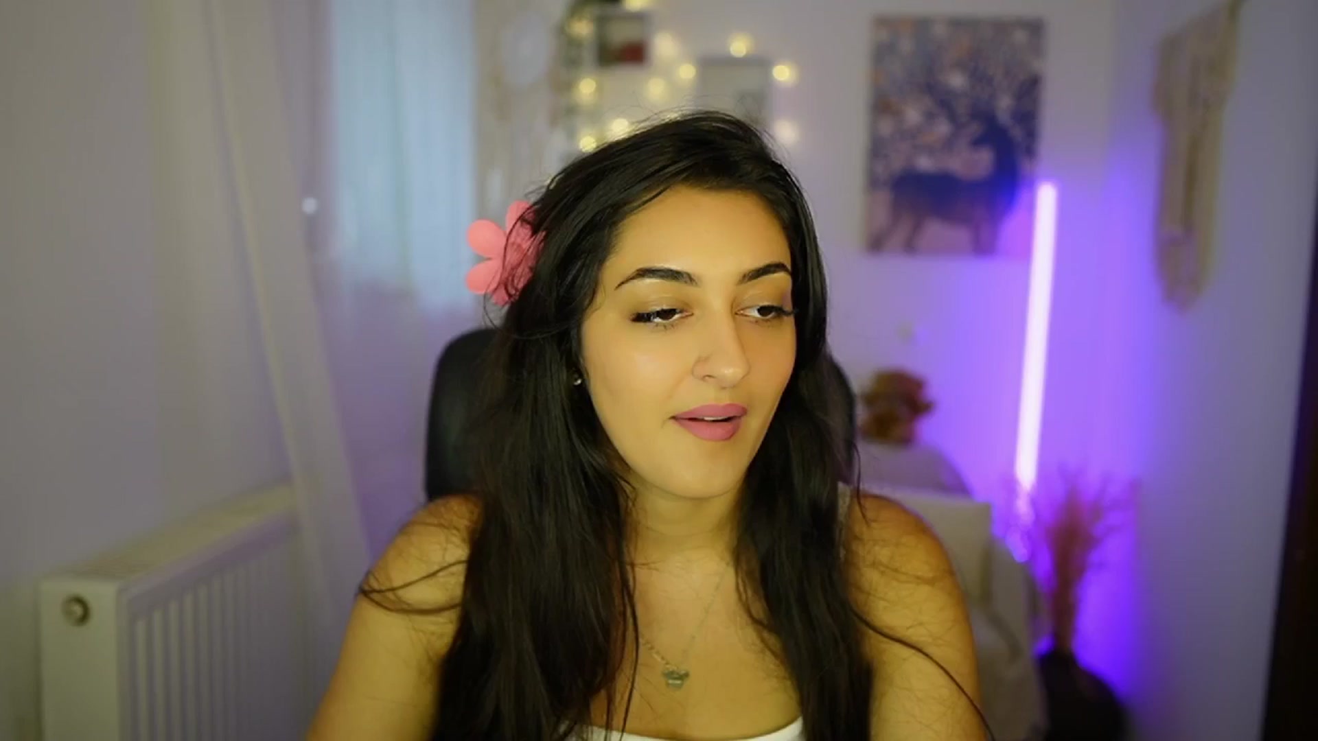 Gallery image thumbnail from Frida_Sante18's myfreecams stream on, 06/28/2024, 15:05 image 13 of 20