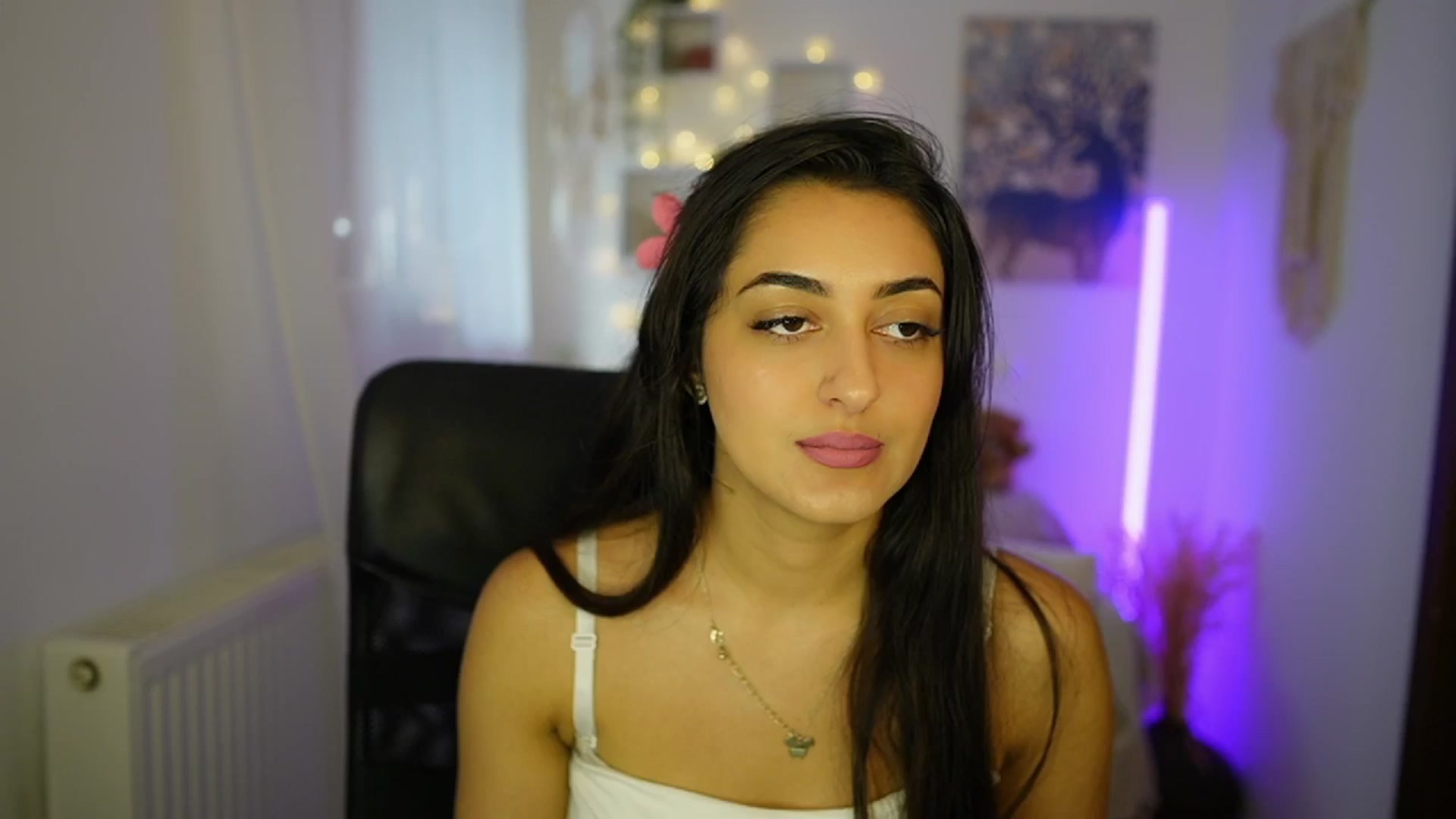 Gallery image thumbnail from Frida_Sante18's myfreecams stream on, 06/28/2024, 15:05 image 19 of 20