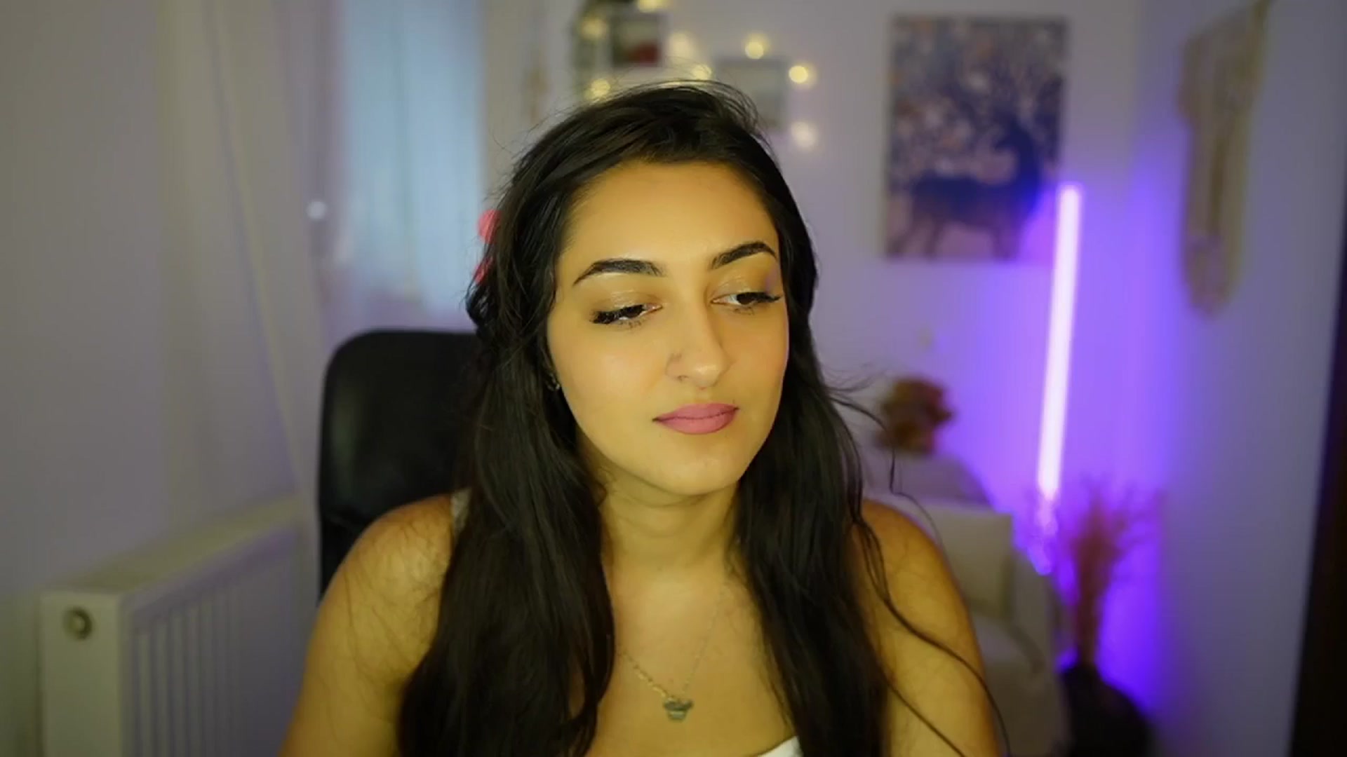Gallery image thumbnail from Frida_Sante18's myfreecams stream on, 06/28/2024, 15:05 image 17 of 20