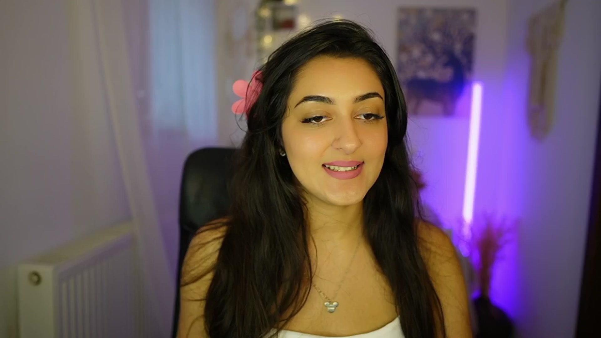 Gallery image thumbnail from Frida_Sante18's myfreecams stream on, 06/28/2024, 15:05 image 10 of 20