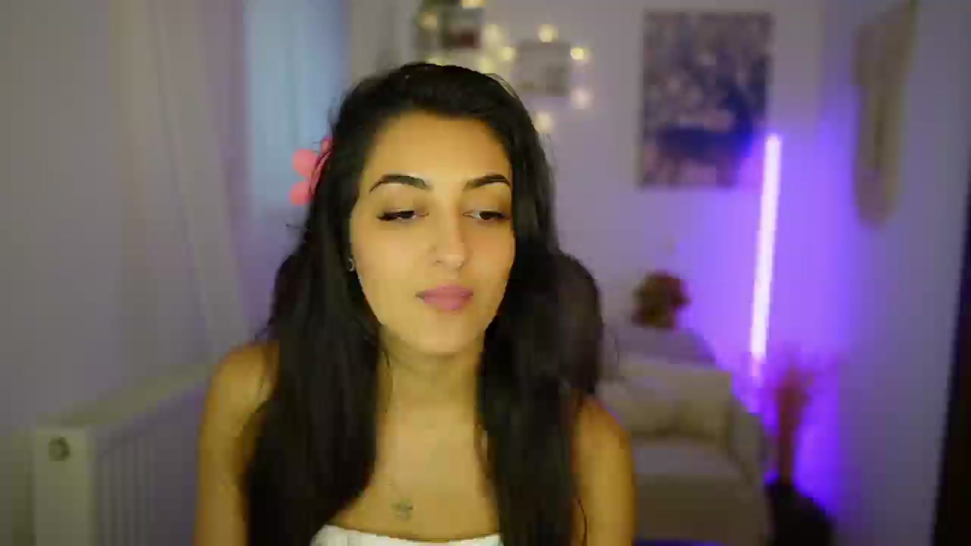 Gallery image thumbnail from Frida_Sante18's myfreecams stream on, 06/28/2024, 17:00 image 16 of 20