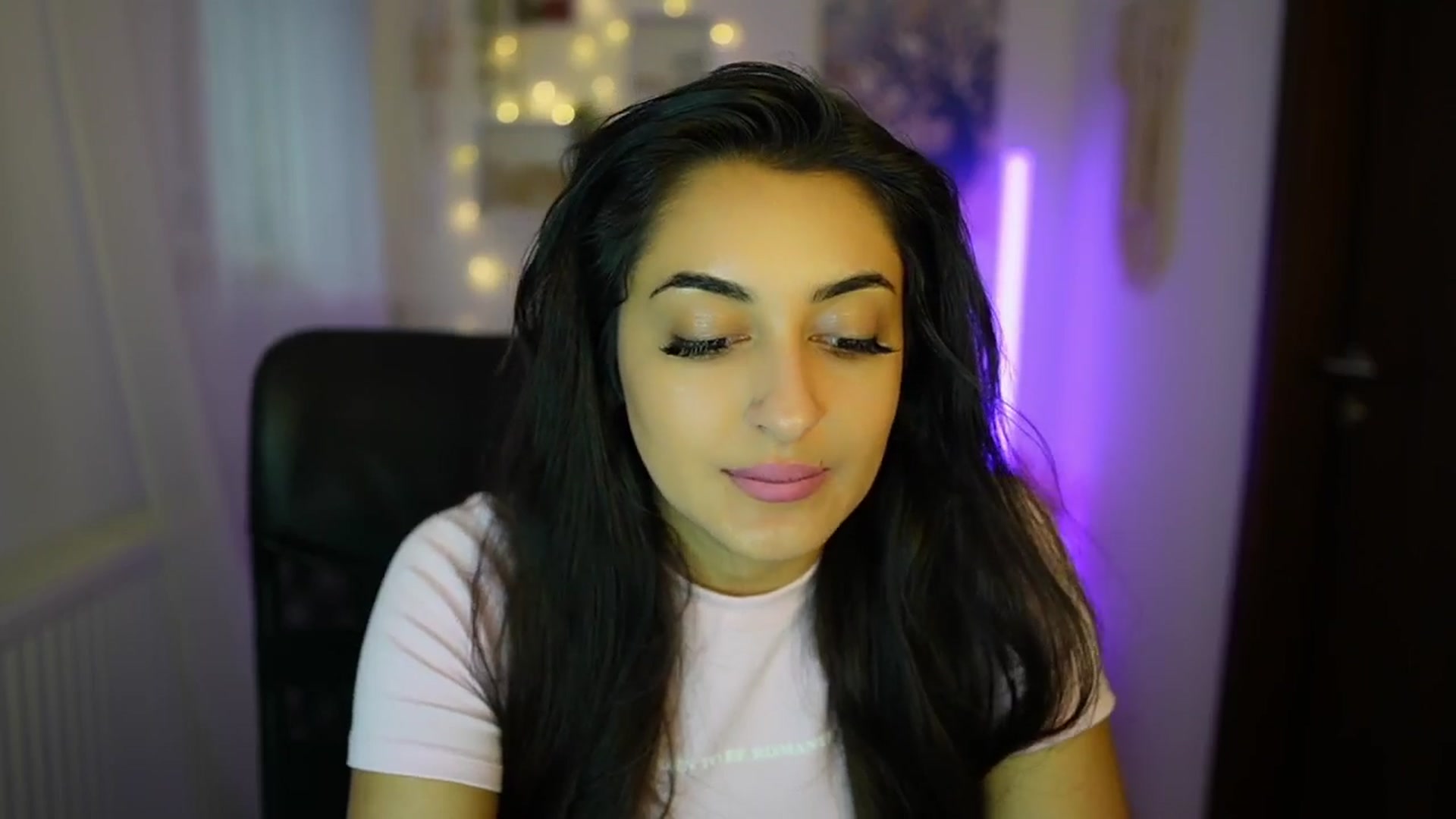 Gallery image thumbnail from Frida_Sante18's myfreecams stream on, 07/01/2024, 15:52 image 18 of 20
