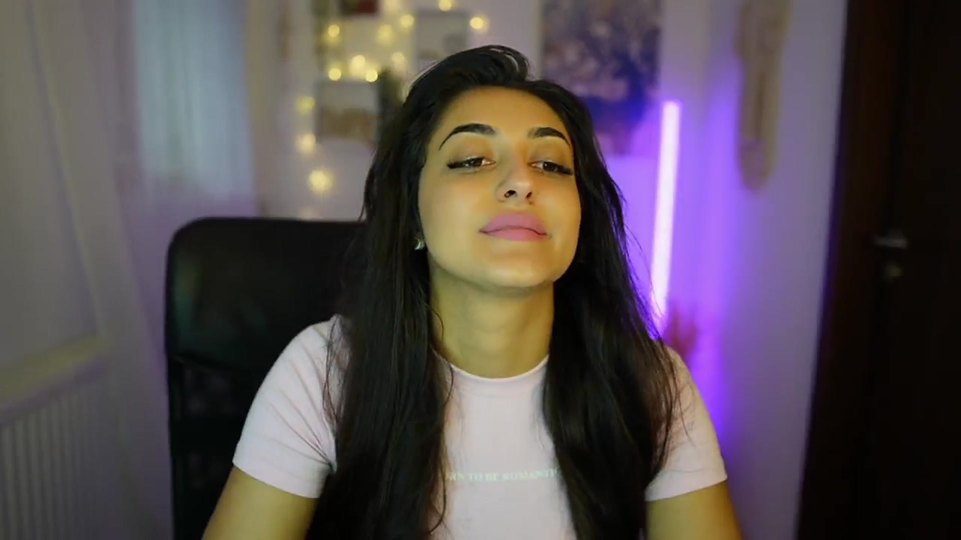Gallery image thumbnail from Frida_Sante18's myfreecams stream on, 07/01/2024, 15:52 image 19 of 20