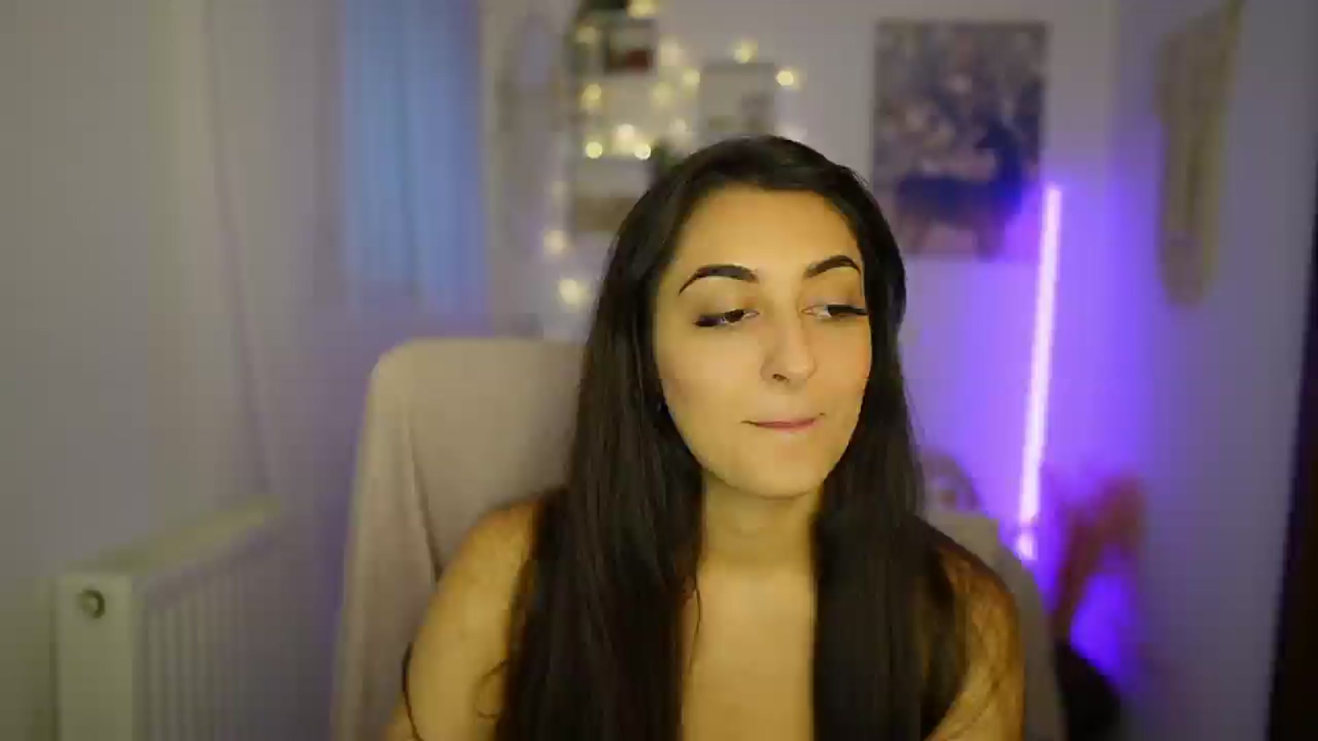 Gallery image thumbnail from Frida_Sante18's myfreecams stream on, 07/02/2024, 16:31 image 1 of 20