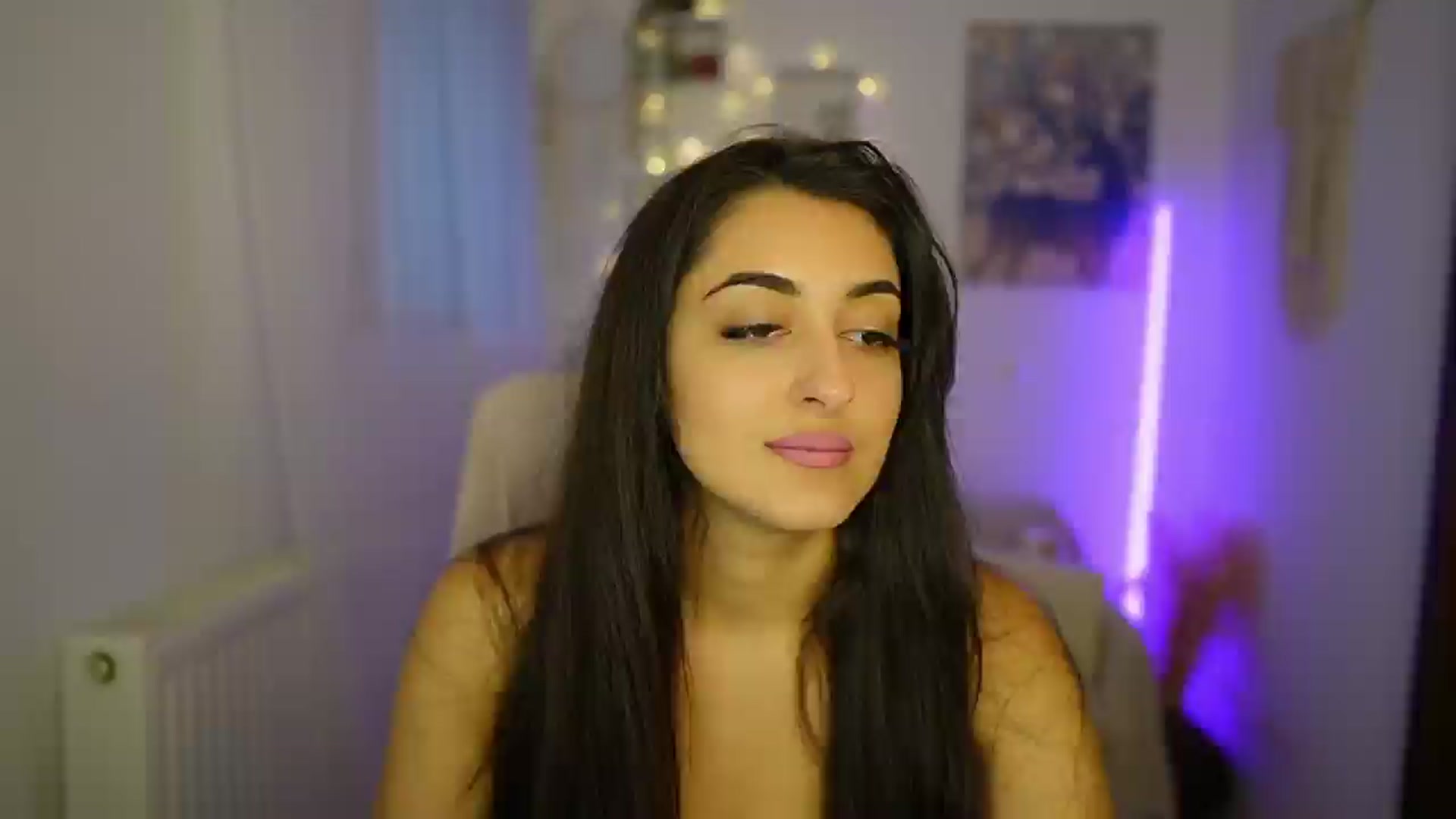 Gallery image thumbnail from Frida_Sante18's myfreecams stream on, 07/02/2024, 16:31 image 4 of 20
