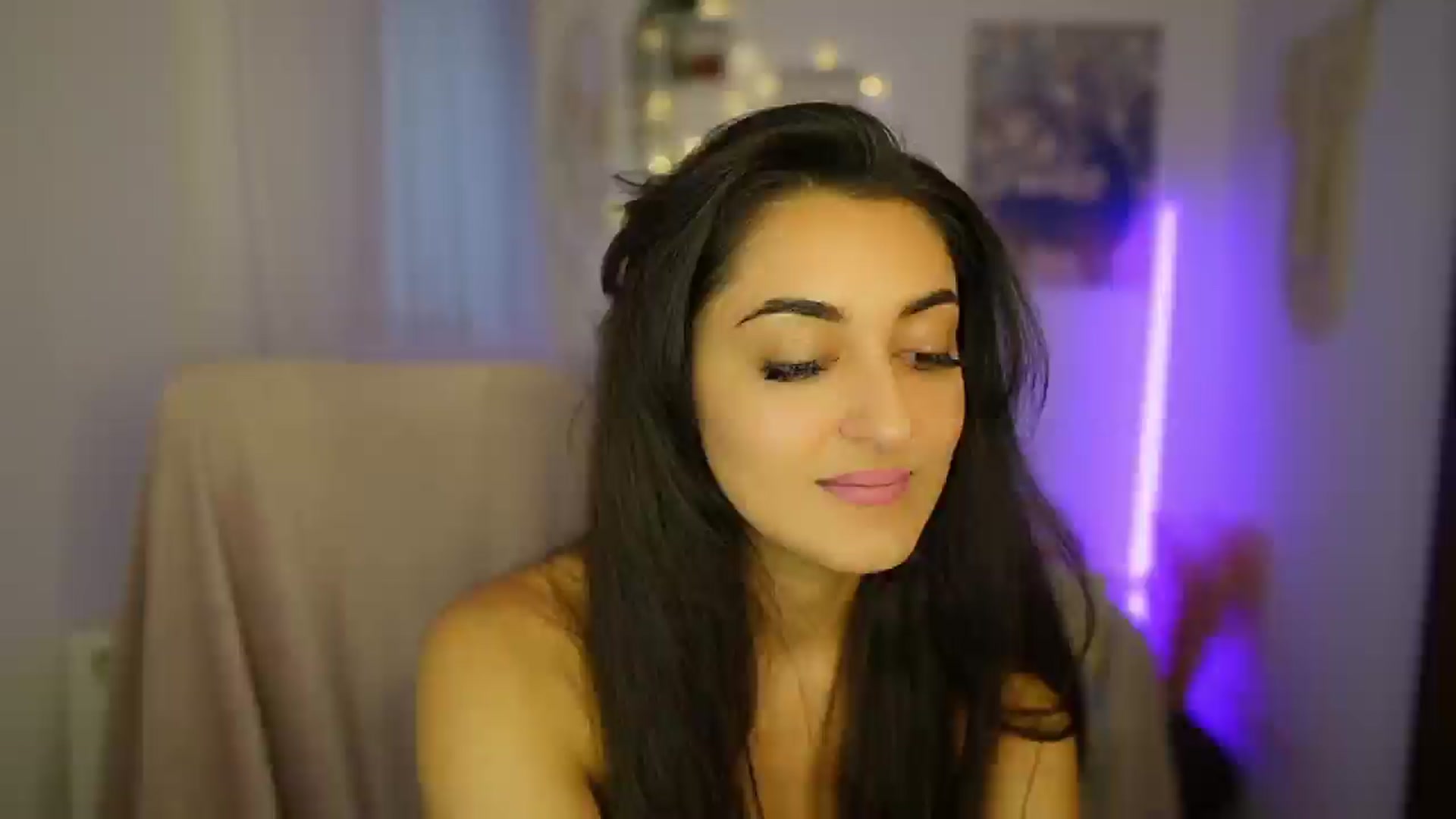 Gallery image thumbnail from Frida_Sante18's myfreecams stream on, 07/02/2024, 17:04 image 18 of 20