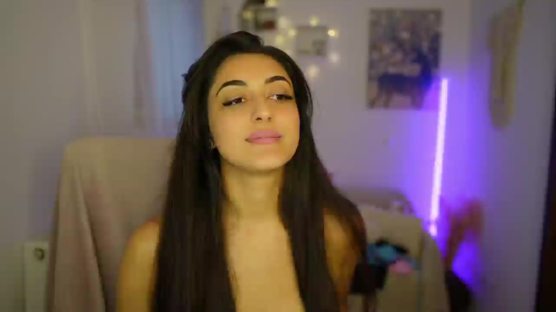 Gallery image thumbnail from Frida_Sante18's myfreecams stream on, 07/02/2024, 17:04 image 19 of 20