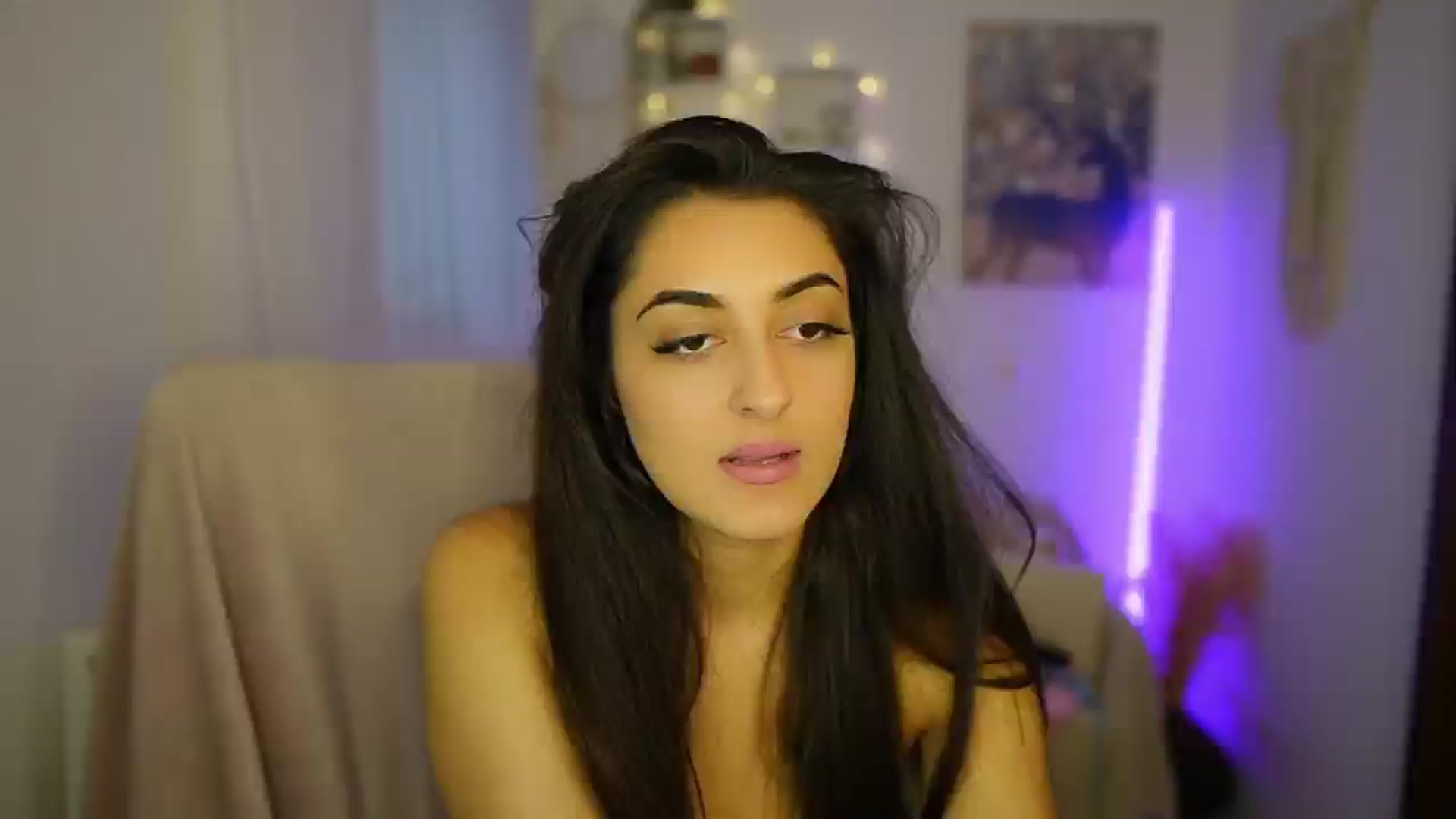 Gallery image thumbnail from Frida_Sante18's myfreecams stream on, 07/02/2024, 17:04 image 16 of 20